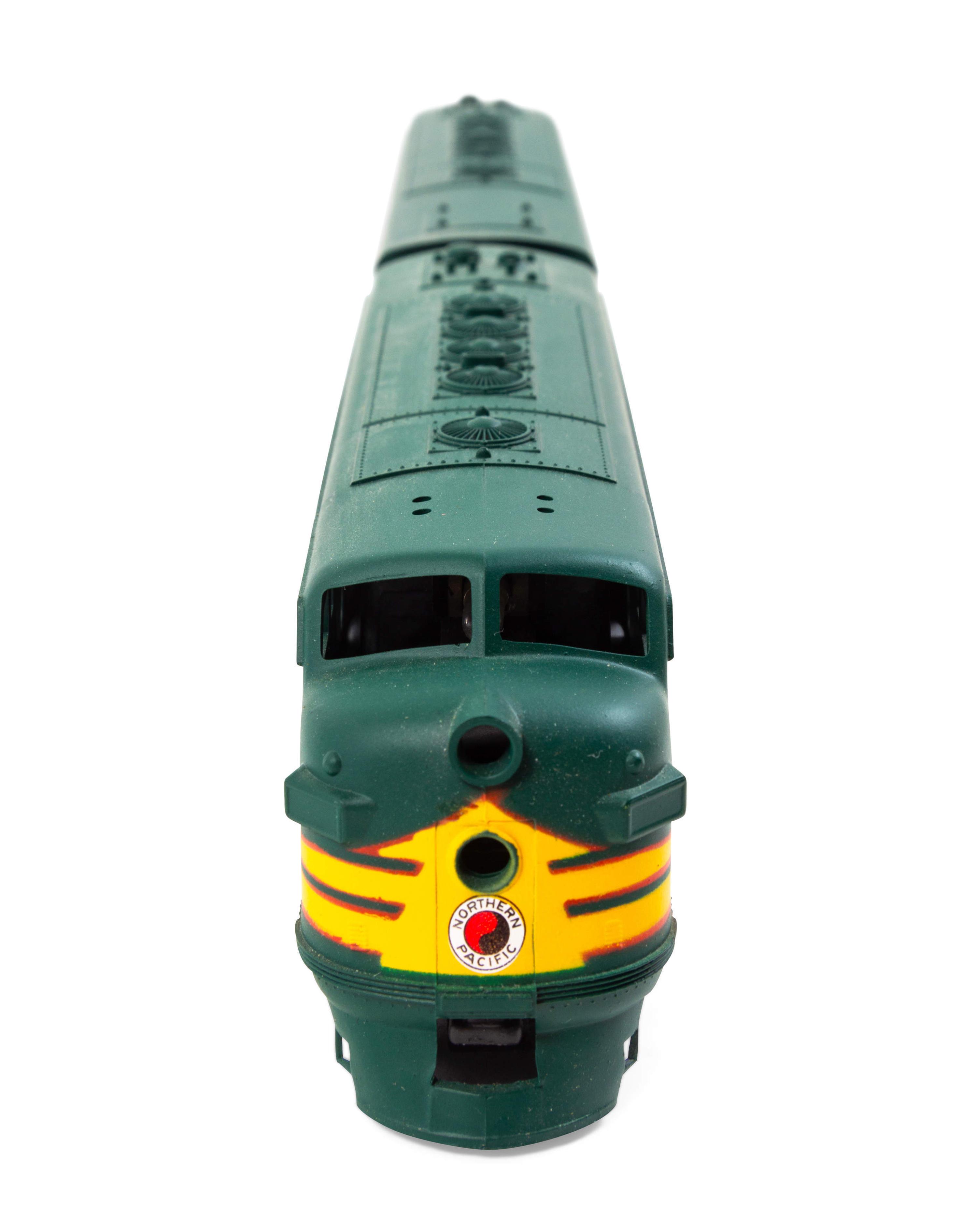 A Polychrome Resin HO-Gauge Northern Railway-Main Street of the North West Two-Car Diesel Locomotive