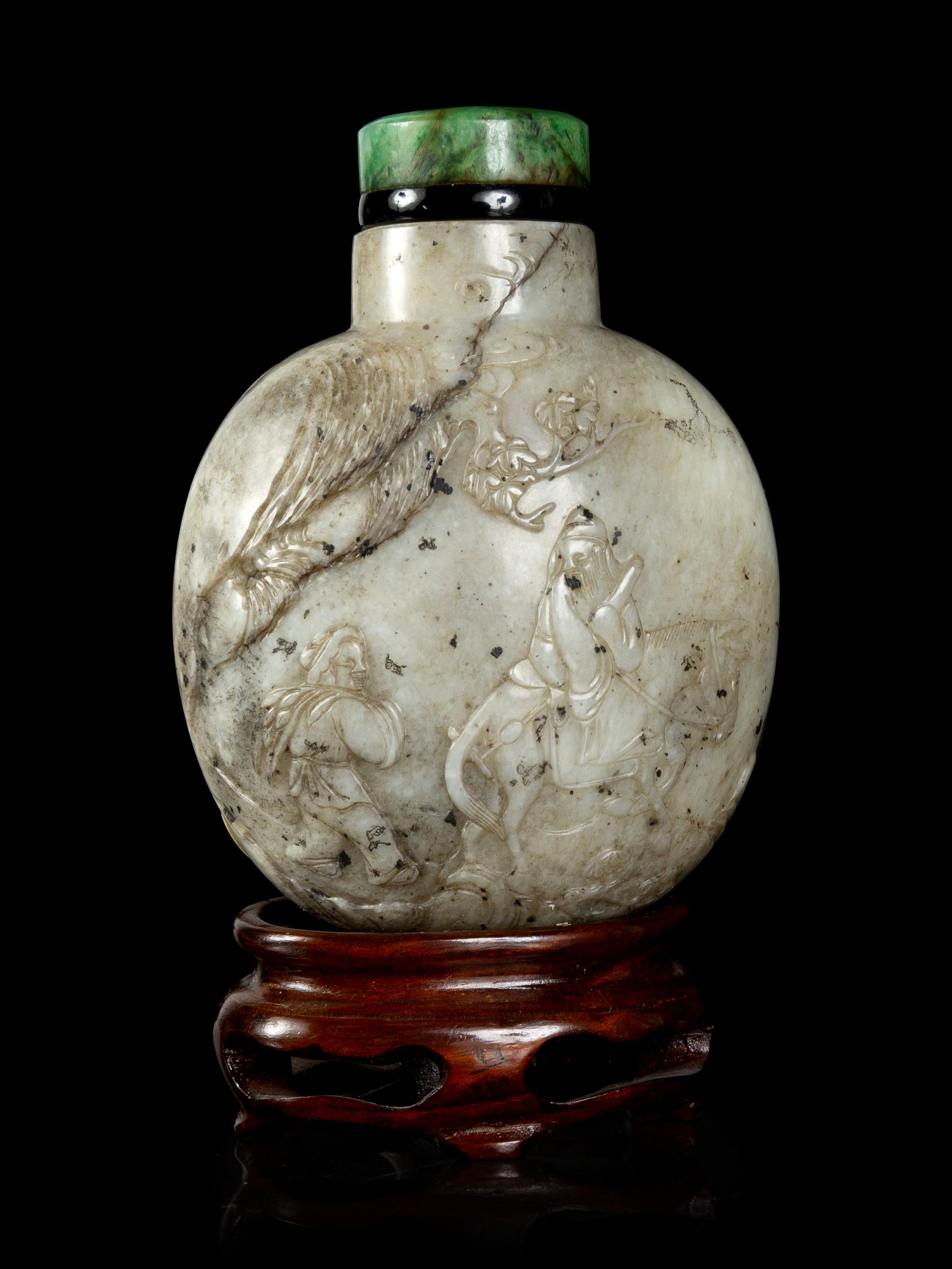 A Large Chicken Bone Jade Snuff Bottle