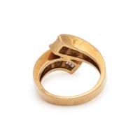 DIAMOND AND YELLOW GOLD RING