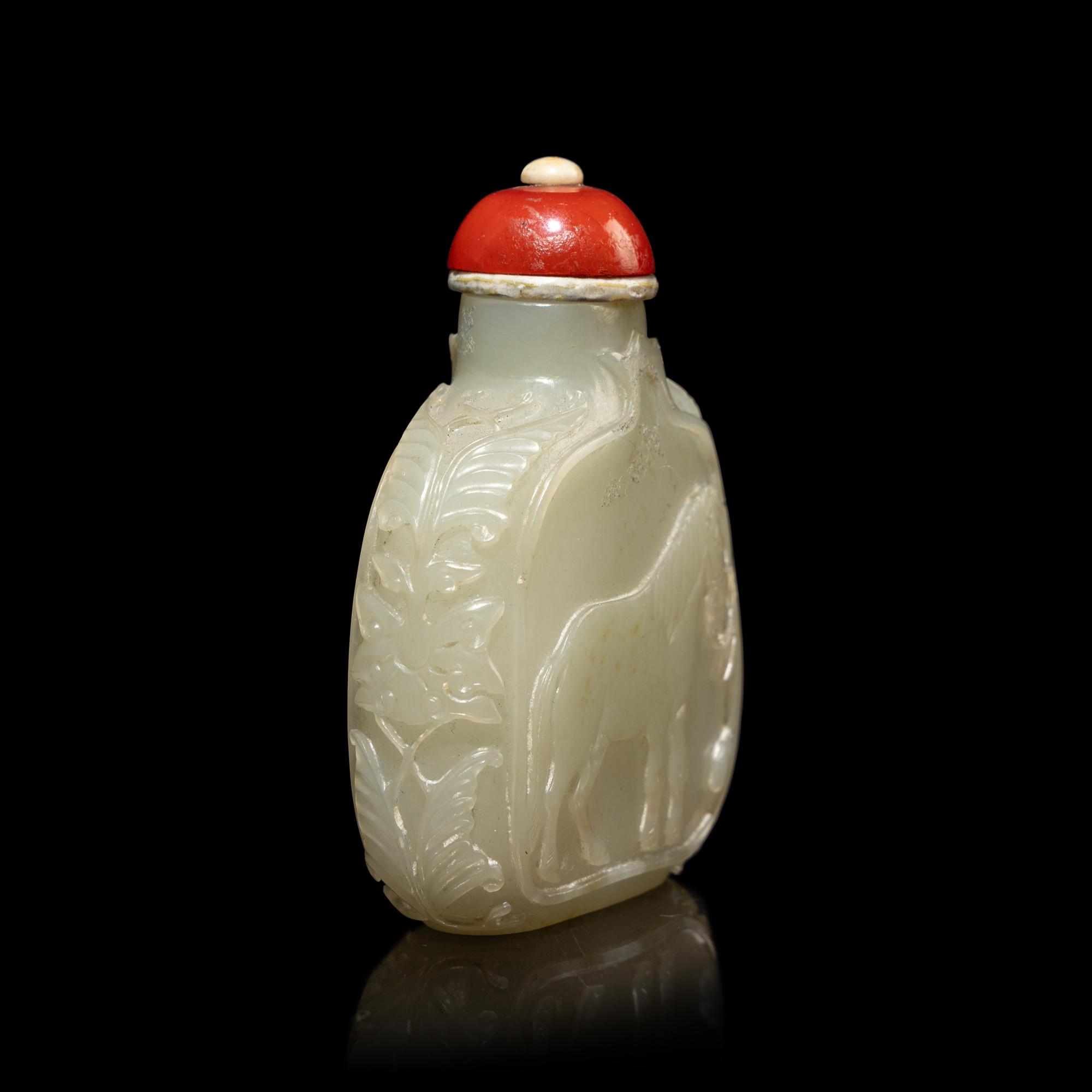 Nine Chinese Snuff Bottles, 19th-Early 20th Century — 晚清-民國 各式鼻烟壺一組九只