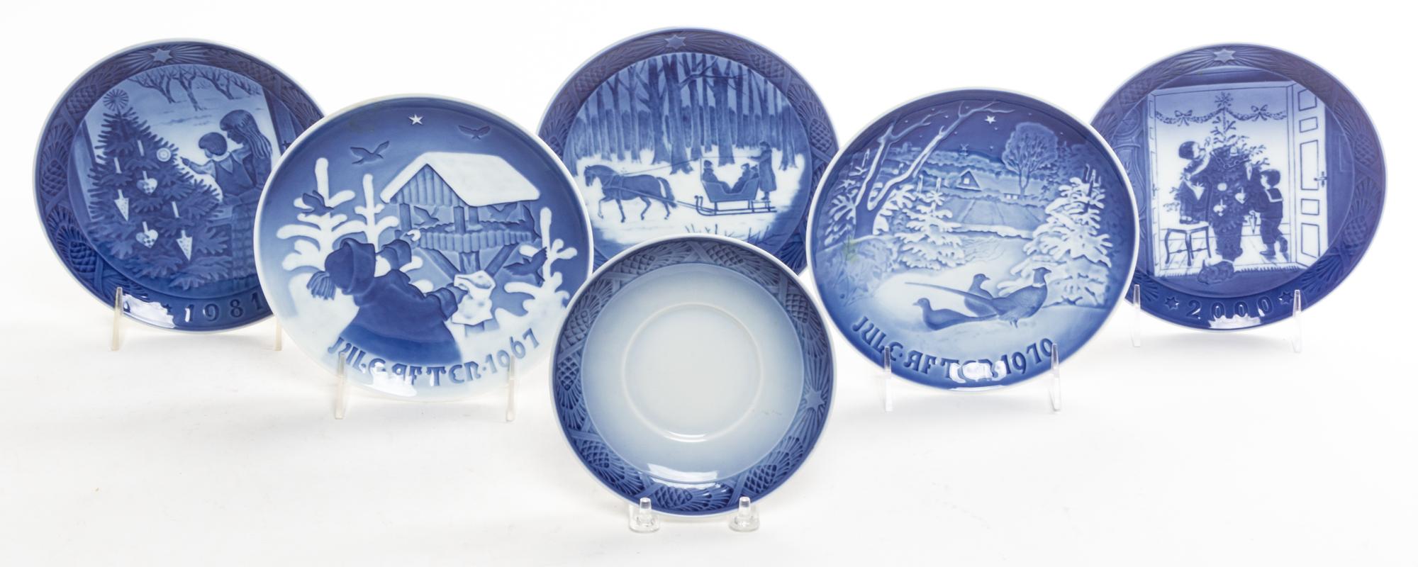 A Collection of Continental Porcelain Christmas Plates Diameter 7 1/4 inches. — 20TH CENTURY
