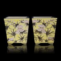 A Pair of Chinese Grisaille Decorated Yellow Ground Porcelain Rectangular Cachepots, 20th Century — 近代 黃地墨彩‘大雅齋’四方花盆一對