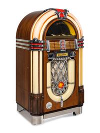 A Wurlitzer Model 1015-CD Juke Box