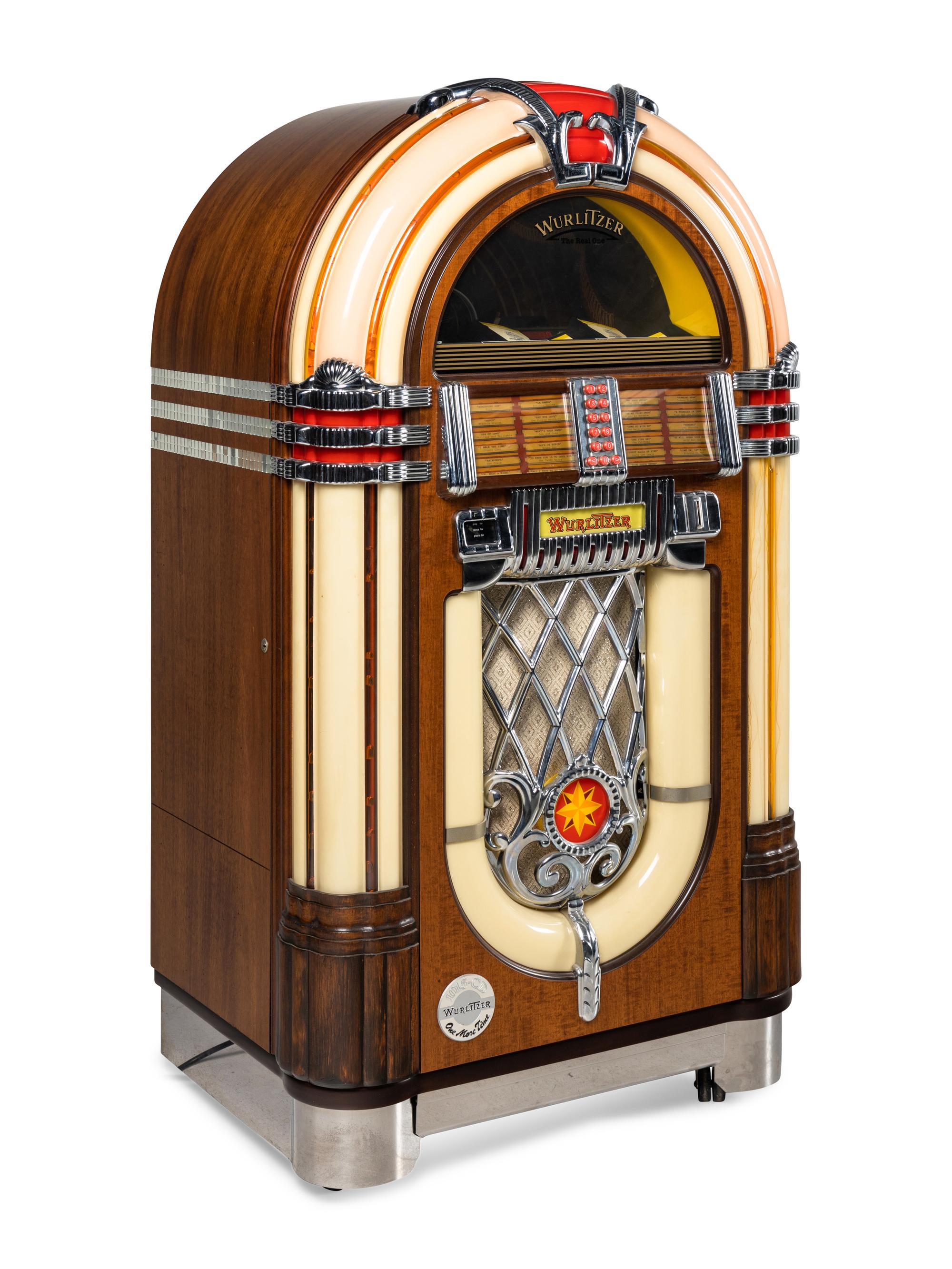 A Wurlitzer Model 1015-CD Juke Box