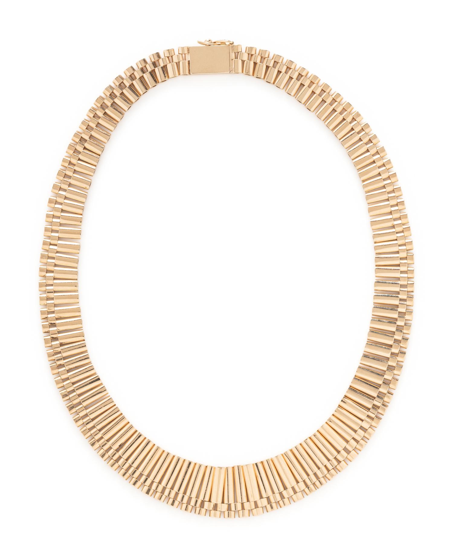 YELLOW GOLD NECKLACE AND CLIP EARRINGS