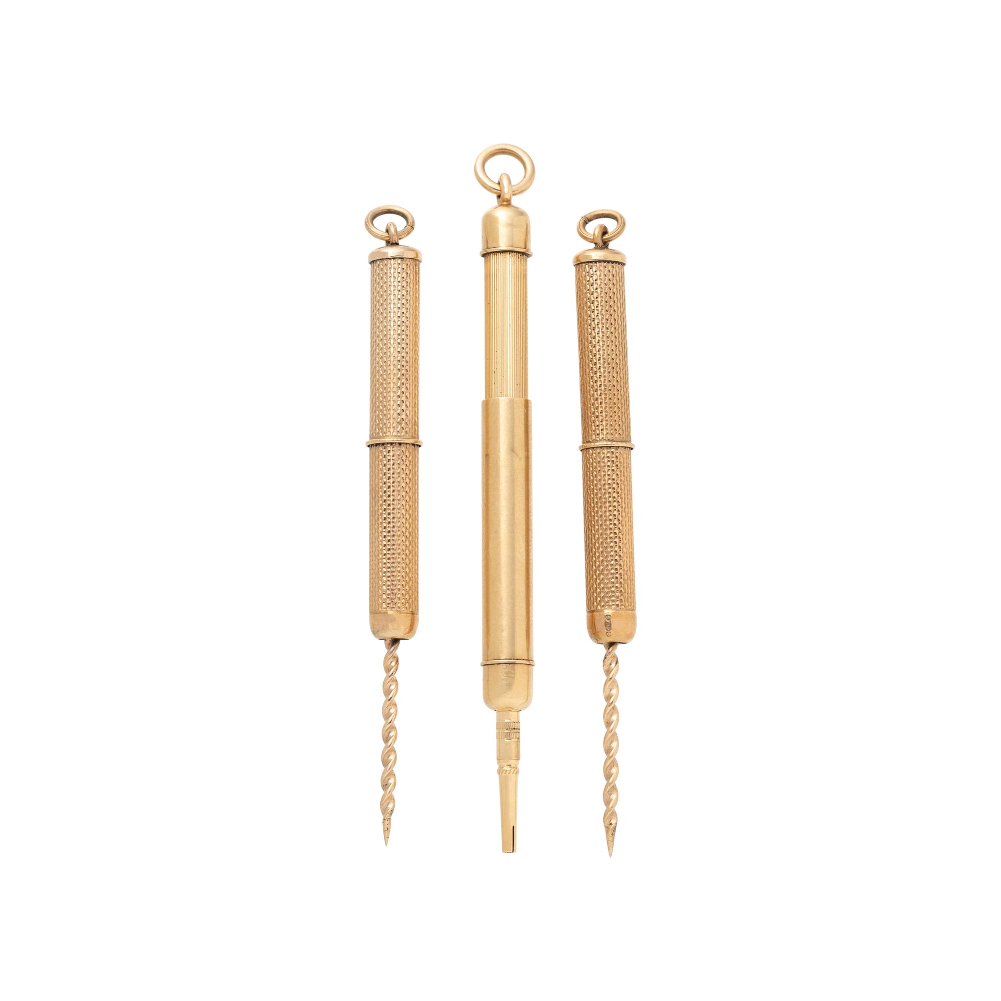 COLLECTION OF YELLOW GOLD ARTICLES