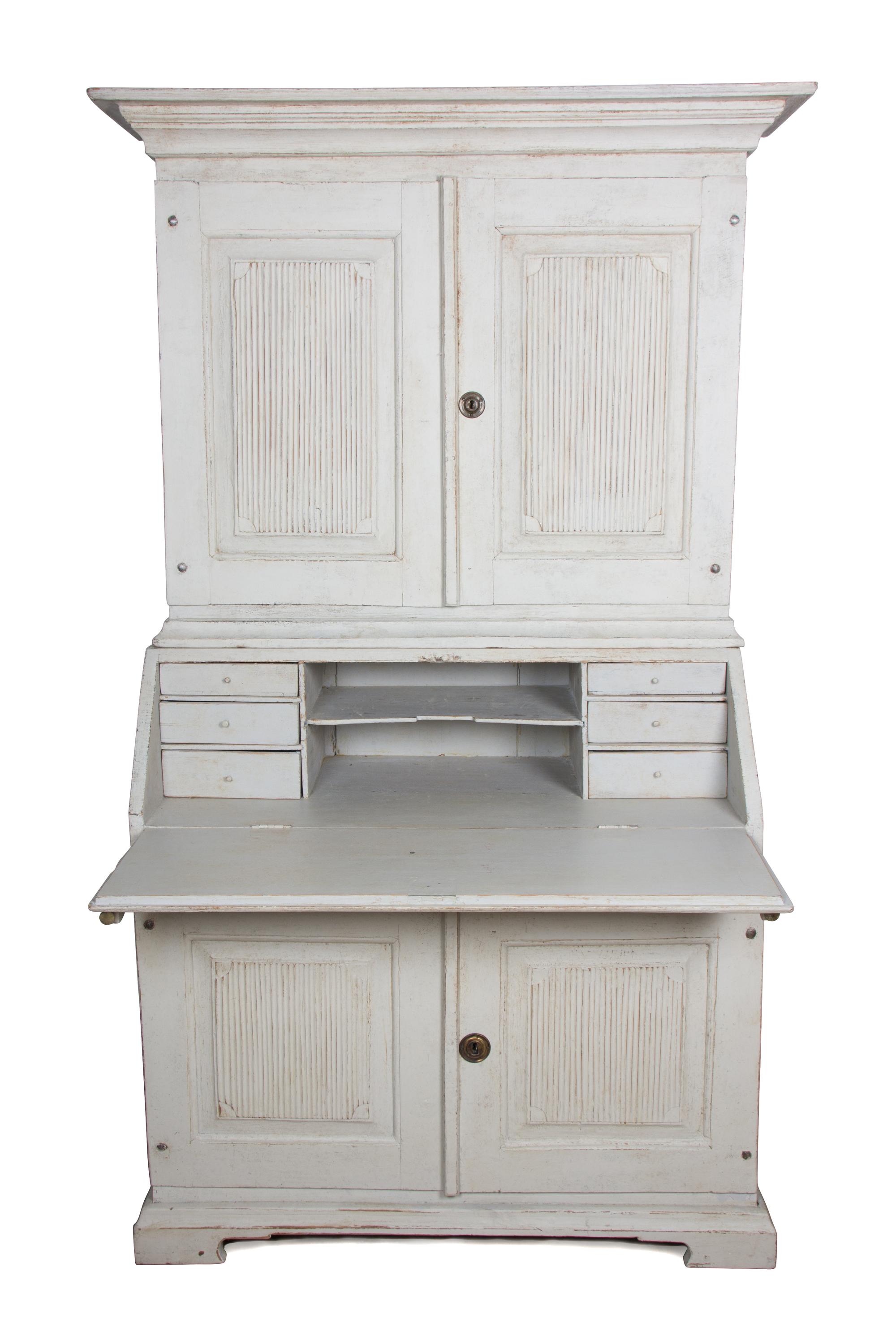 A Swedish White-Painted Secretary Bookcase Height 74 1/2 x width 44 1/4 x depth 21 1/4 inches. — LATE 19TH/EARLY 20TH CENTURY