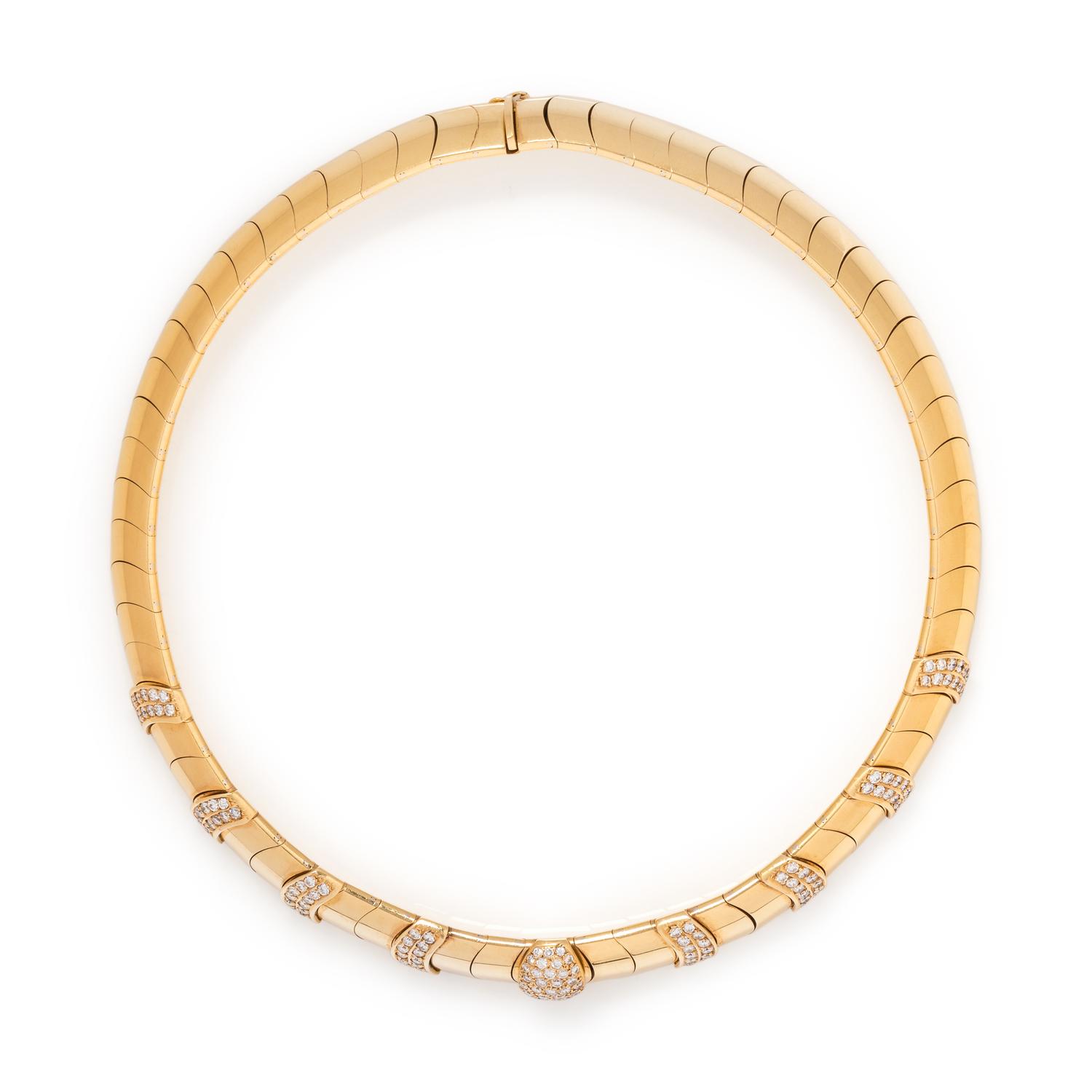YELLOW GOLD AND DIAMOND NECKLACE