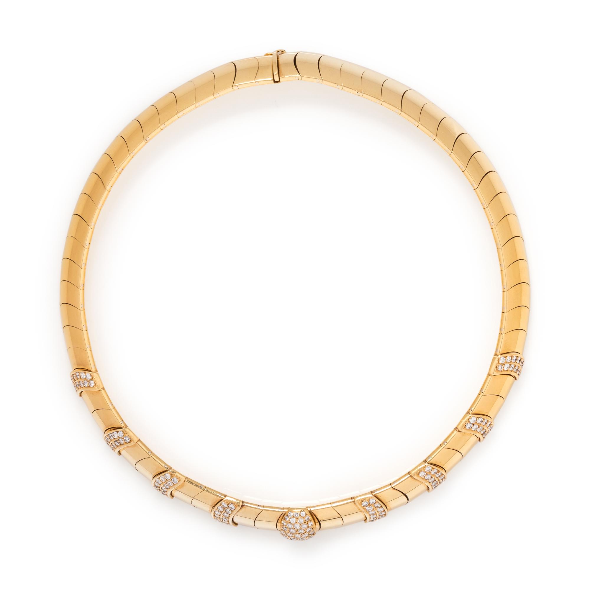 YELLOW GOLD AND DIAMOND NECKLACE