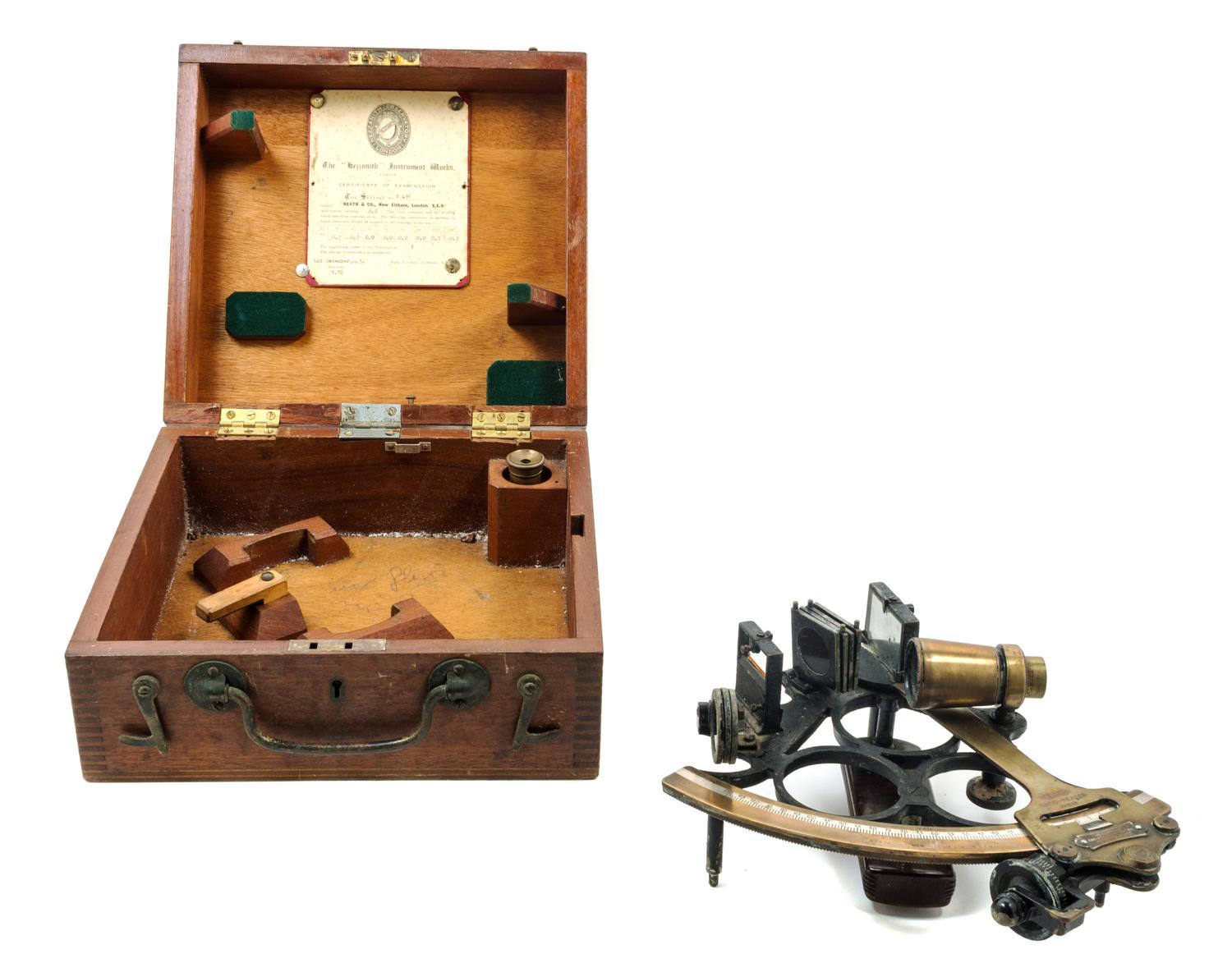 An English Brass and Black Lacquered Sextant Radius 8 inches. — HEATH & CO., LONDON, LATE 19TH/EARLY 20TH CENTURY