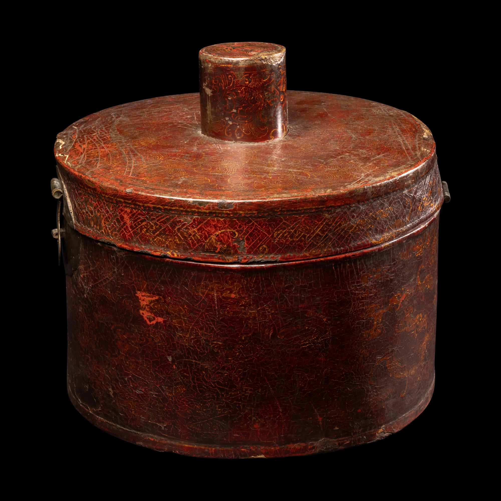 A Korean Lacquer Hat Box