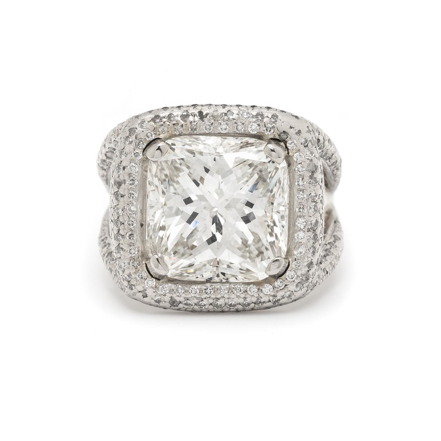 DIAMOND RING