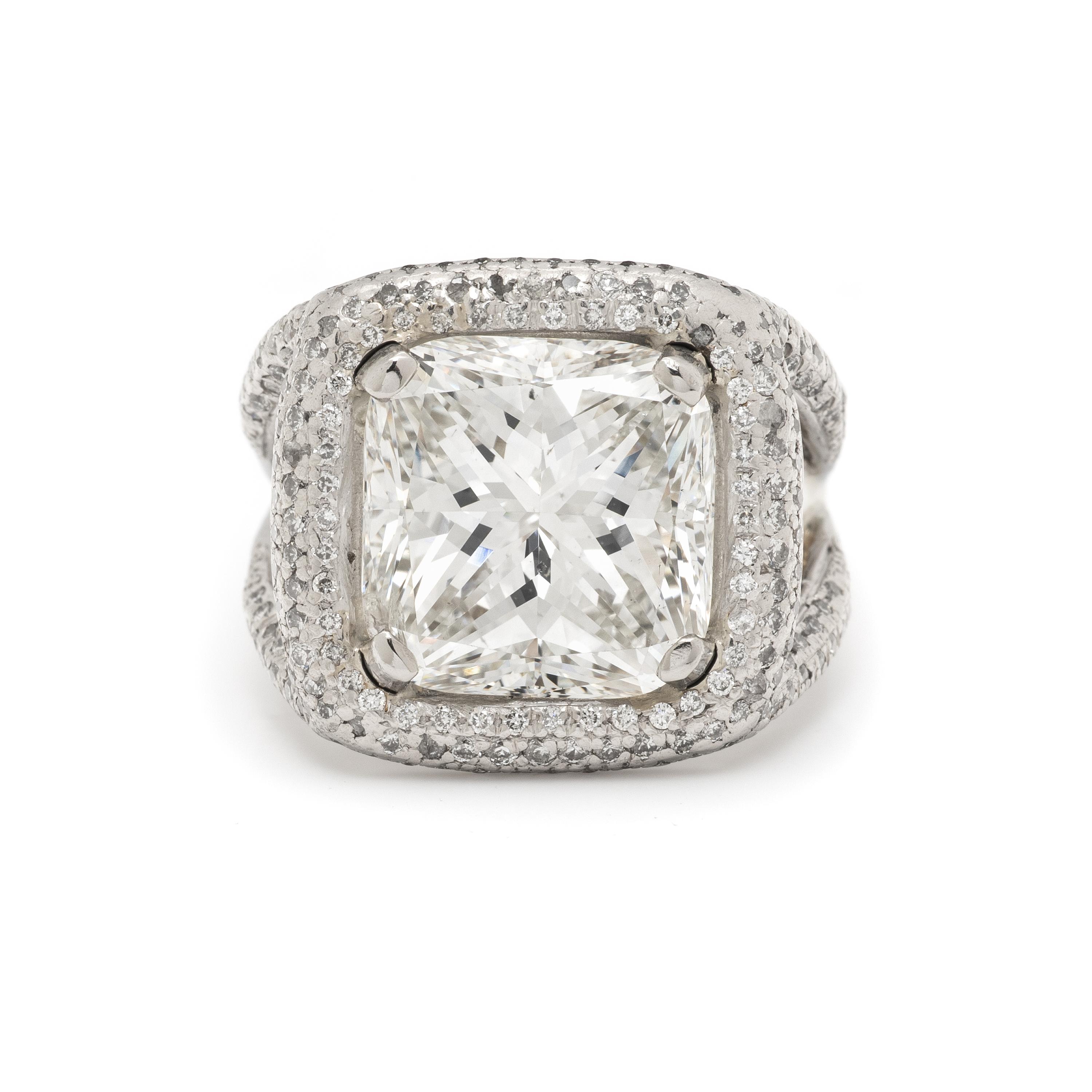 DIAMOND RING