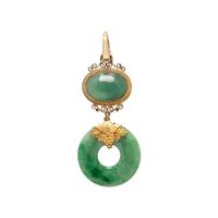 CULTURED PEARL NECKLACE WITH JADEITE PENDANT