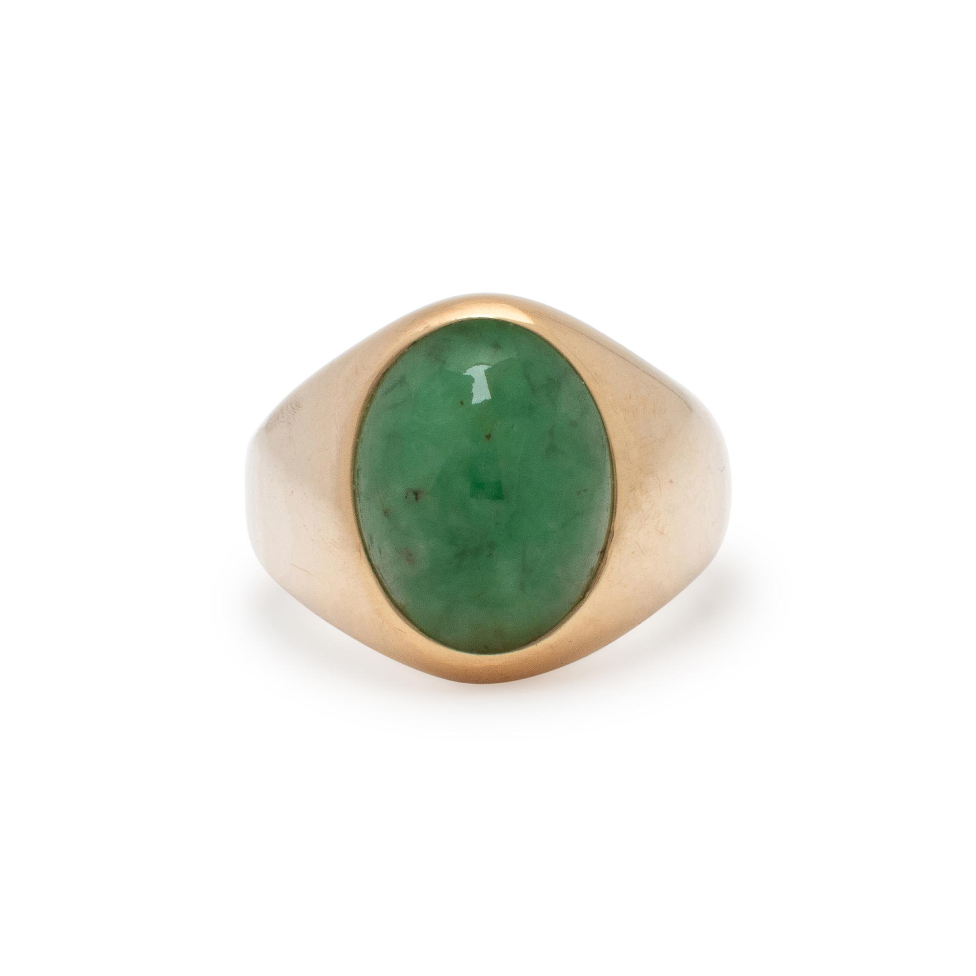 CARTIER, YELLOW GOLD AND JADE RING