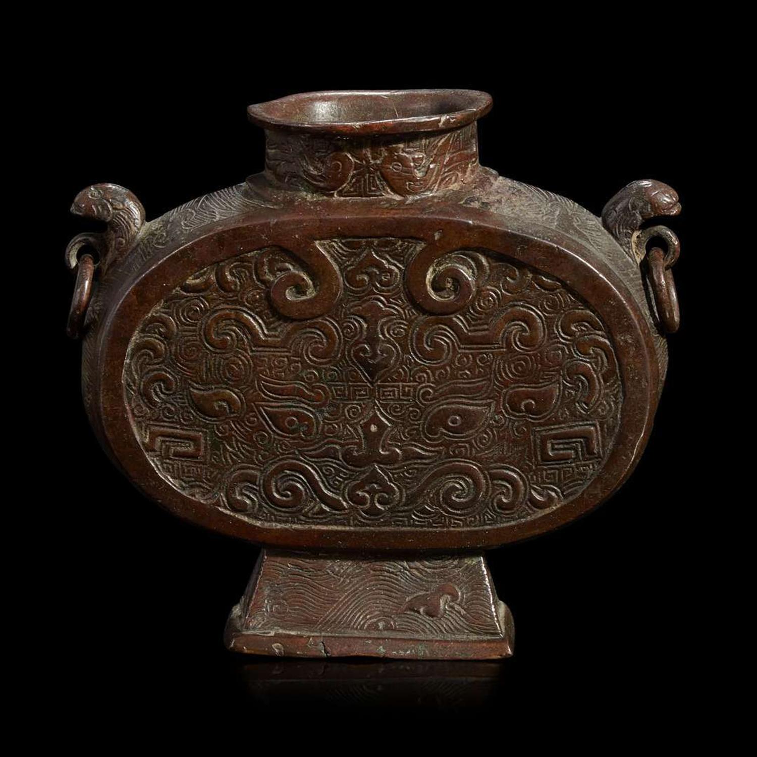 A Chinese patinated bronze archaistic vessel, "Bianhu" 17th/18th century or earlier