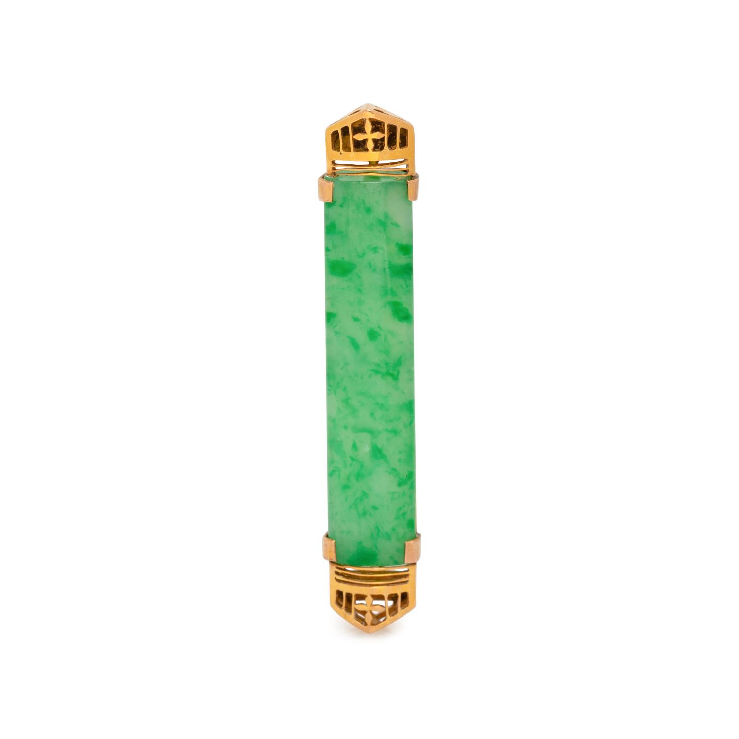 COLLECTION OF YELLOW GOLD AND JADE JEWELRY