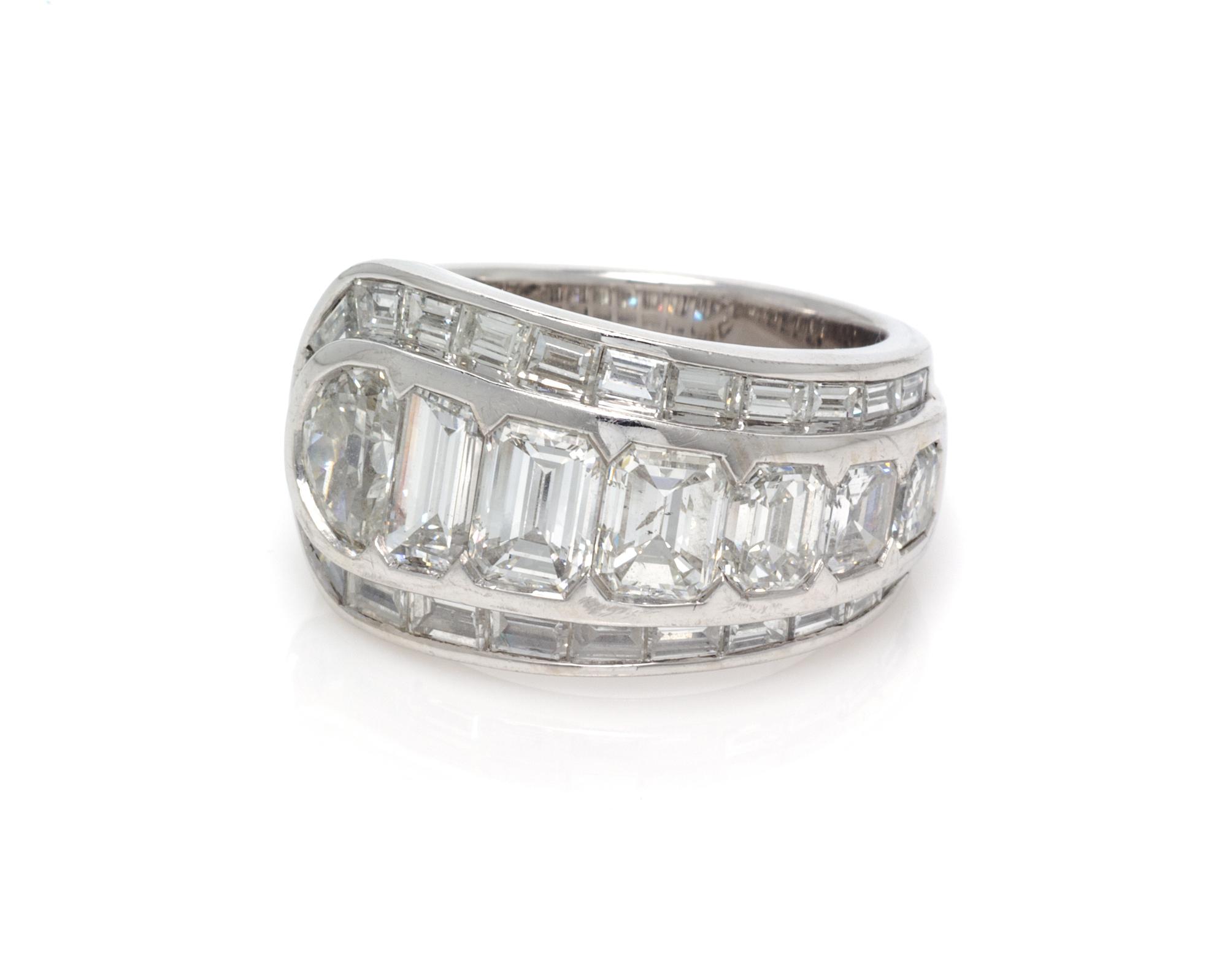 A Platinum and Diamond Ring, 11.10 dwts