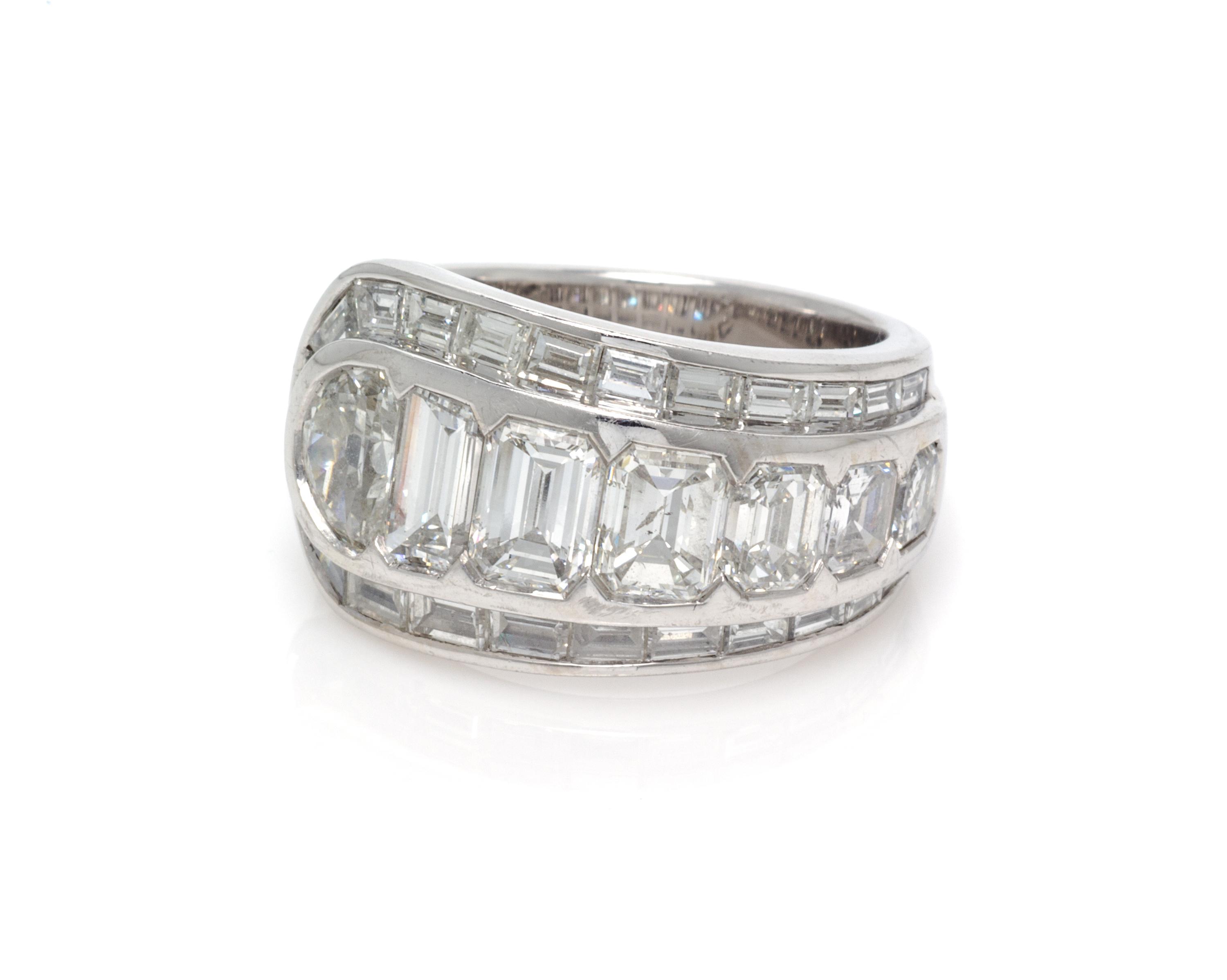 A Platinum and Diamond Ring, 11.10 dwts