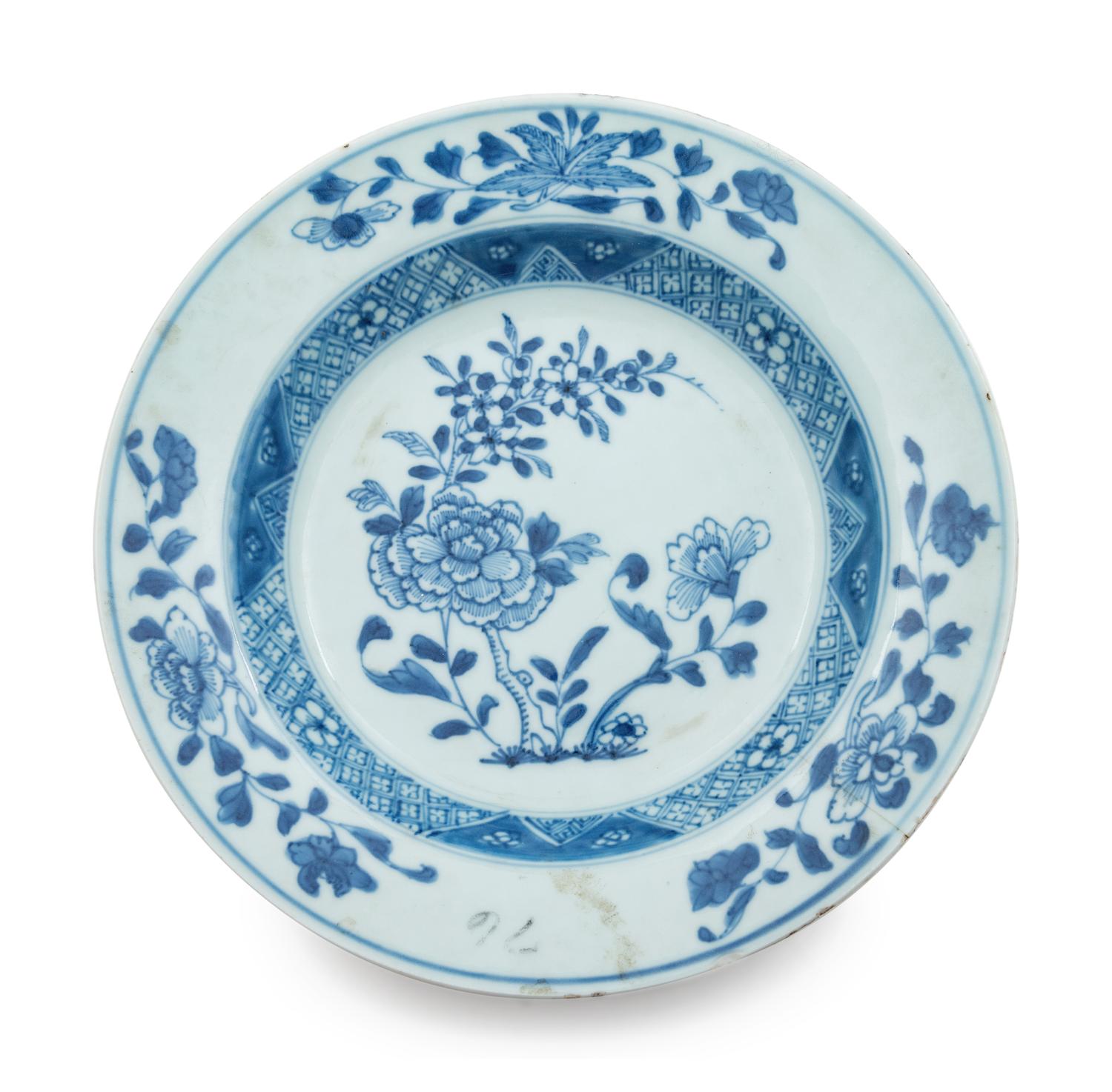 A Group of Six Chinese Export Blue and White Porcelain Plates