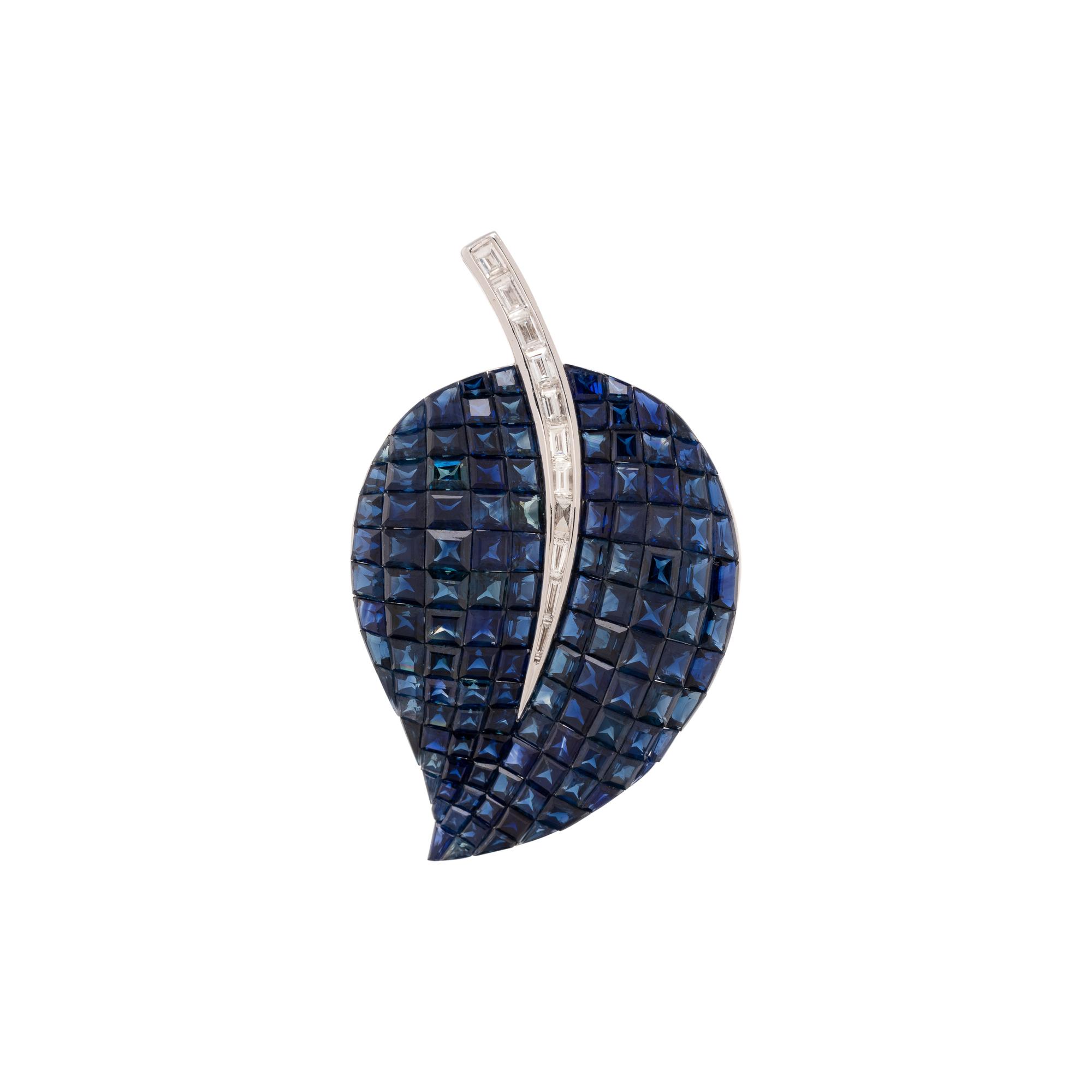 SAPPHIRE AND DIAMOND PENDANT/BROOCH