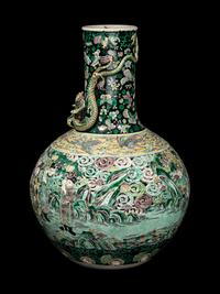A Large Famille Verte Porcelain Reticulated Vase, Tianqiuping
