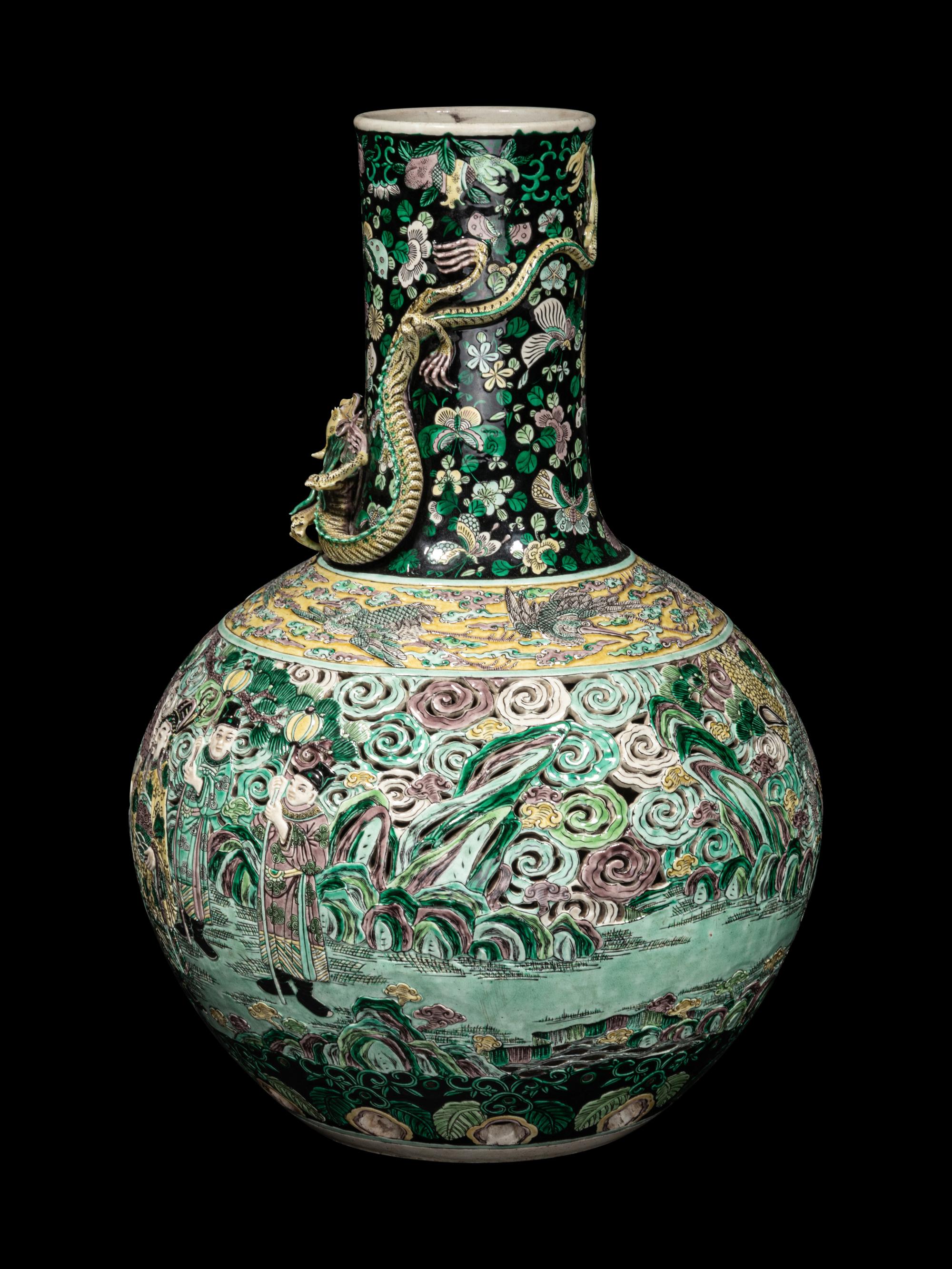 A Large Famille Verte Porcelain Reticulated Vase, Tianqiuping