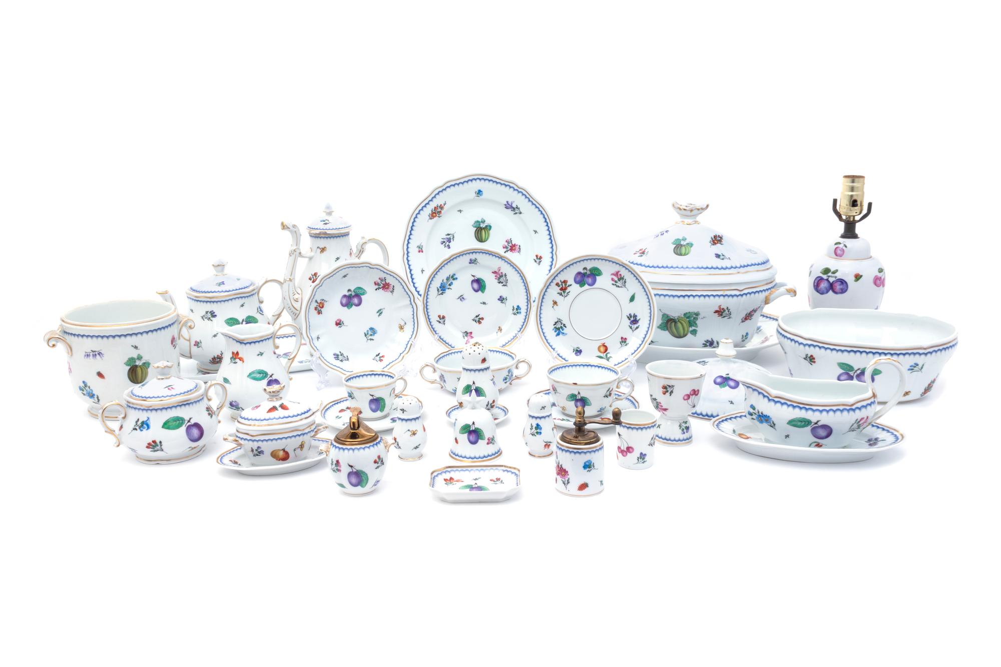 A Large Richard Ginori Porcelain Partial Dinner Service — 20TH CENTURY