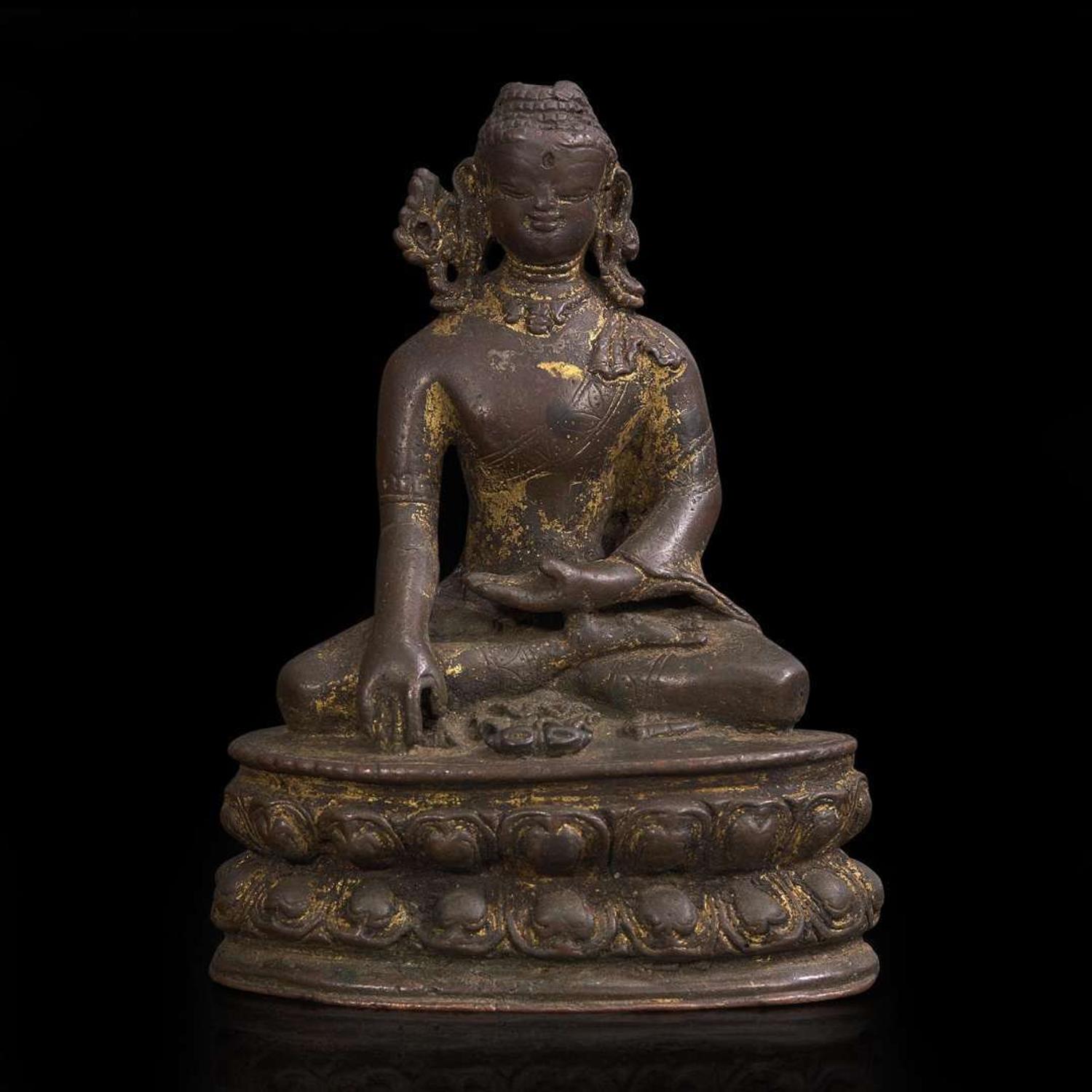 A copper alloy figure of Akshobhya 不动金刚铜造像 Possibly Nepal, 14th-16th century or earlier ???????? ??????????