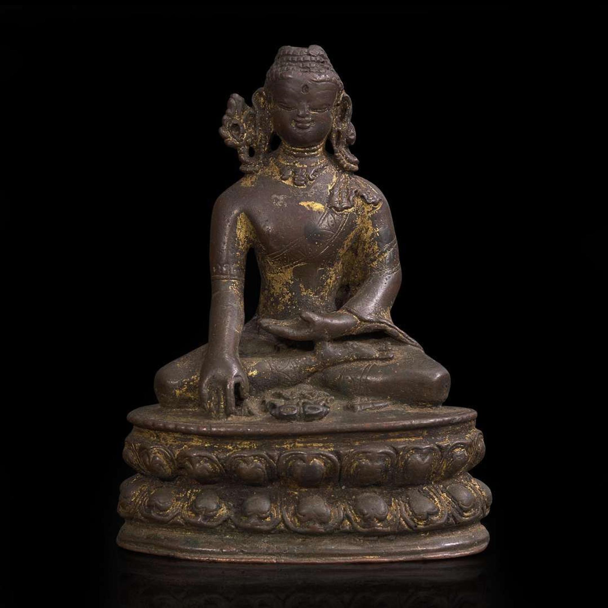 A copper alloy figure of Akshobhya 不动金刚铜造像 Possibly Nepal, 14th-16th century or earlier ???????? ??????????