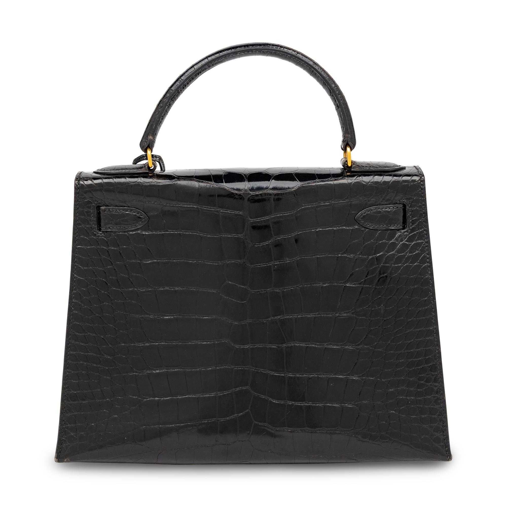 Hermès, Kelly 28 in Shiny Noir Alligator with Strap