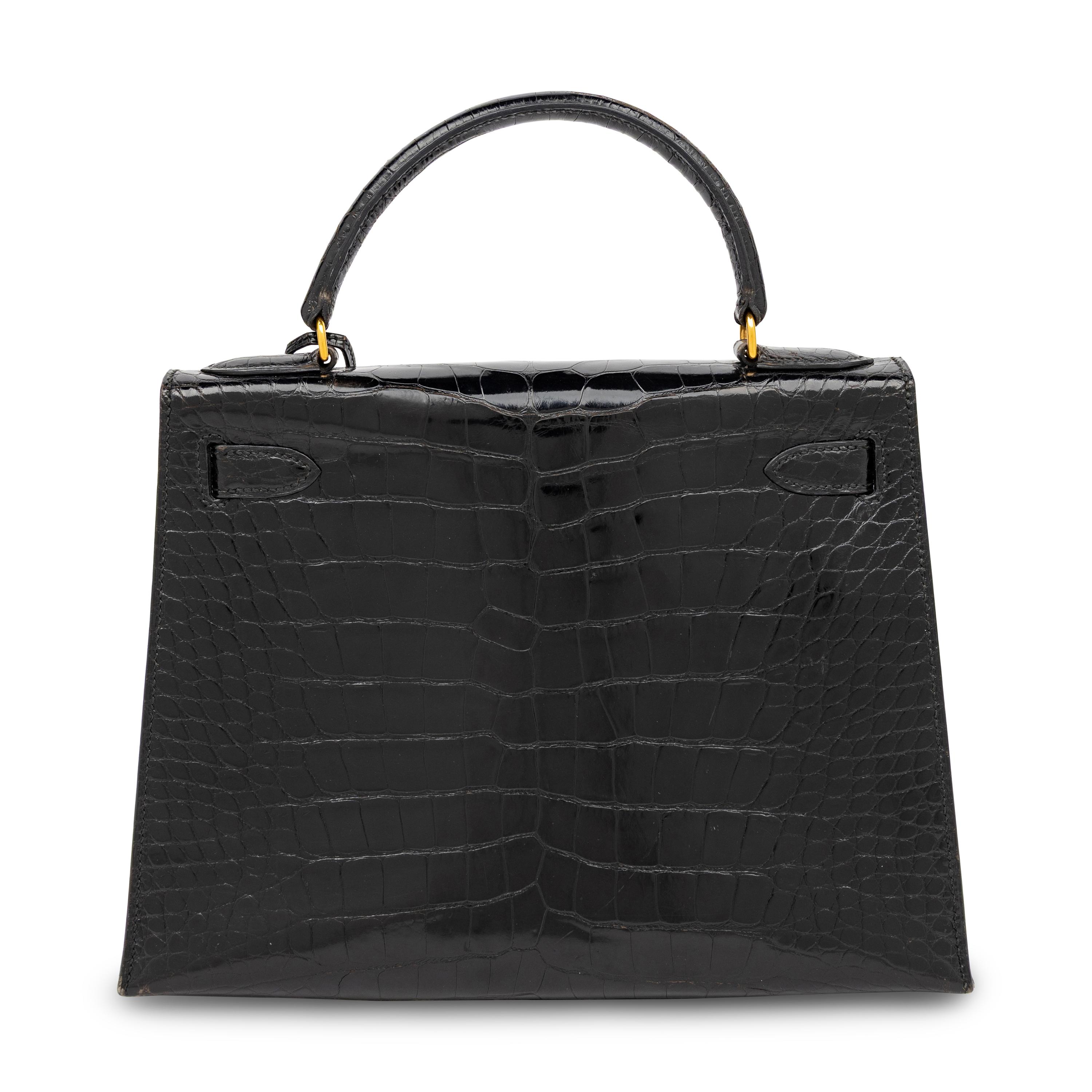 Hermès, Kelly 28 in Shiny Noir Alligator with Strap