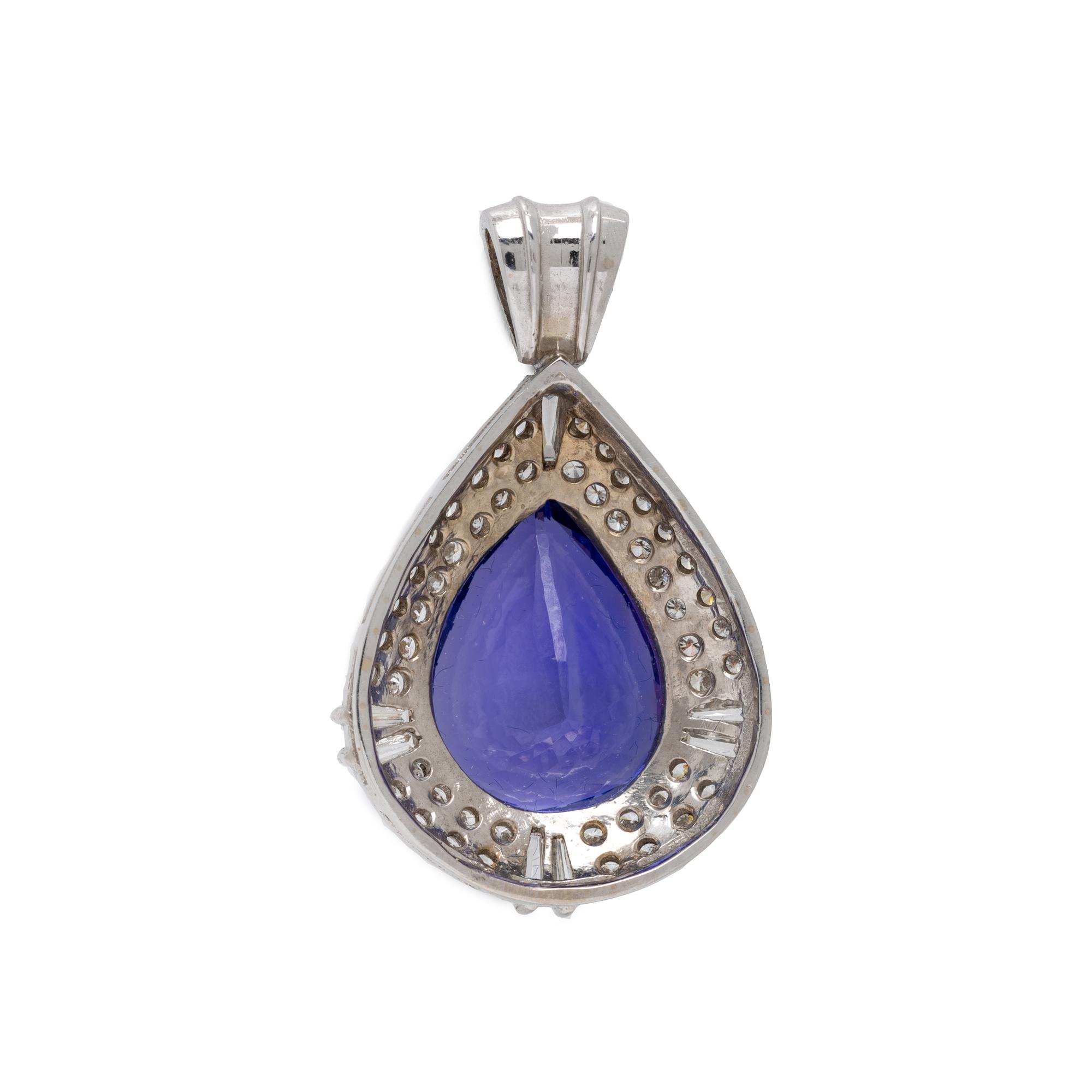 TANZANITE AND DIAMOND PENDANT ON REVERSIBLE BICOLOR OMEGA CHAIN