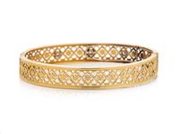 YELLOW GOLD AND DIAMOND BANGLE BRACELET
