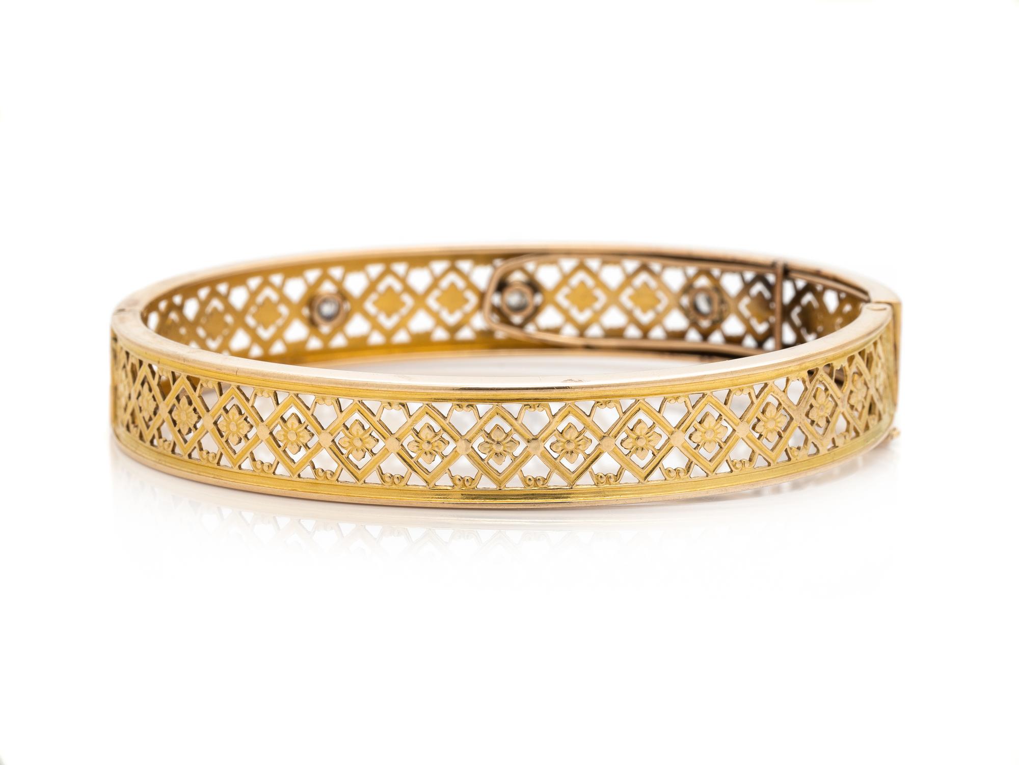 YELLOW GOLD AND DIAMOND BANGLE BRACELET