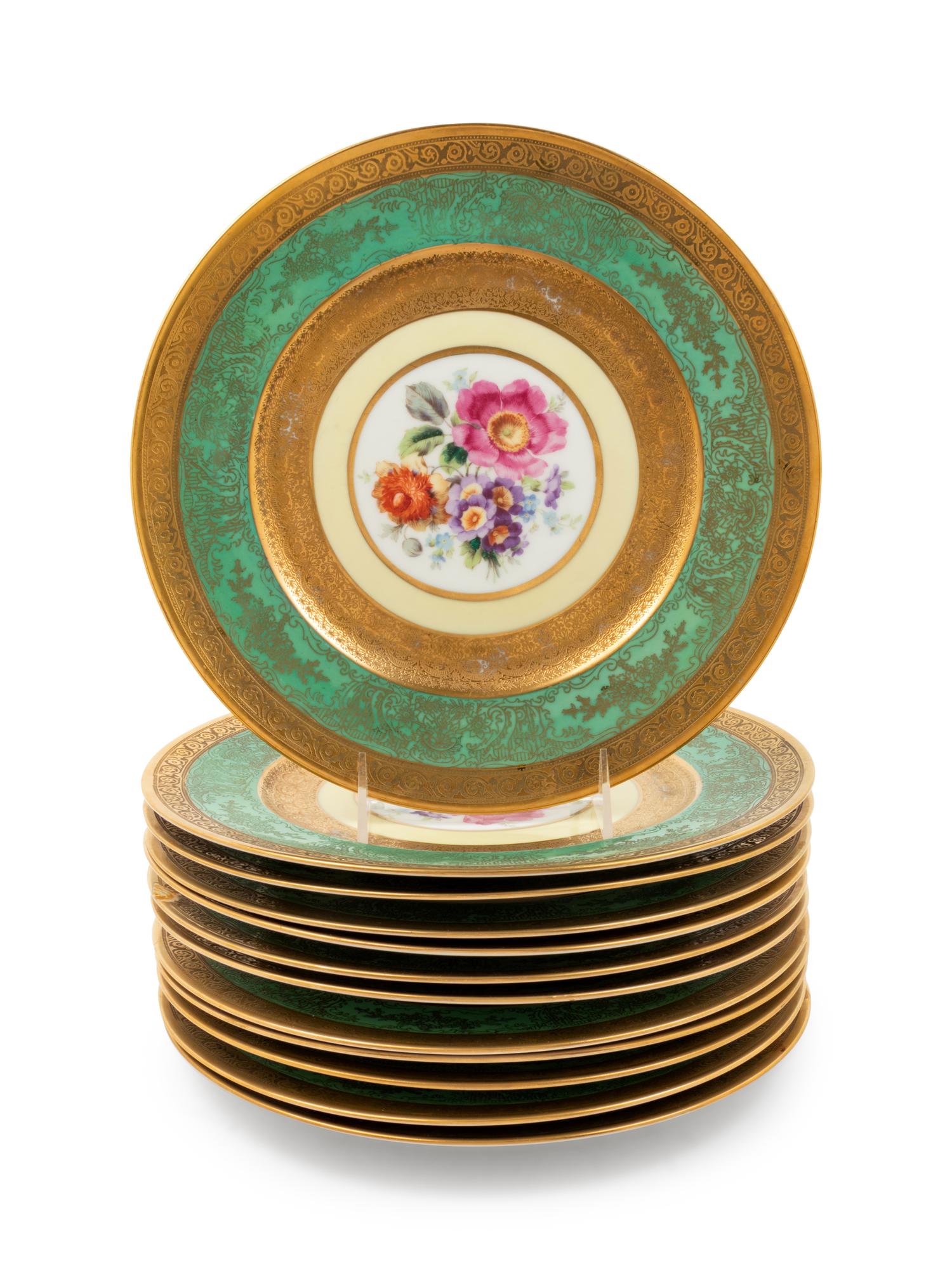 A Set of Twelve Hutschenreuther Royal Bavarian Service Plates