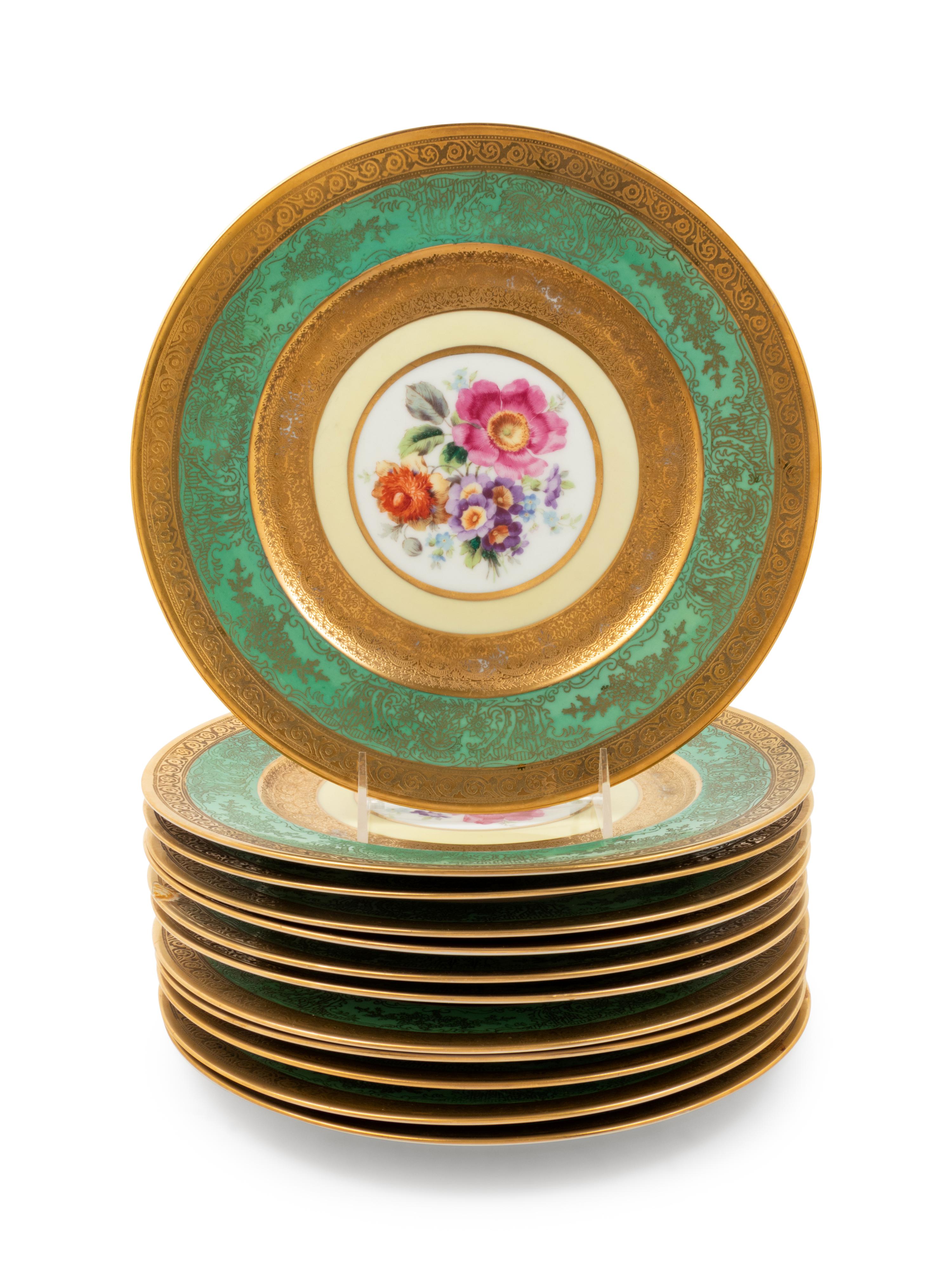 A Set of Twelve Hutschenreuther Royal Bavarian Service Plates
