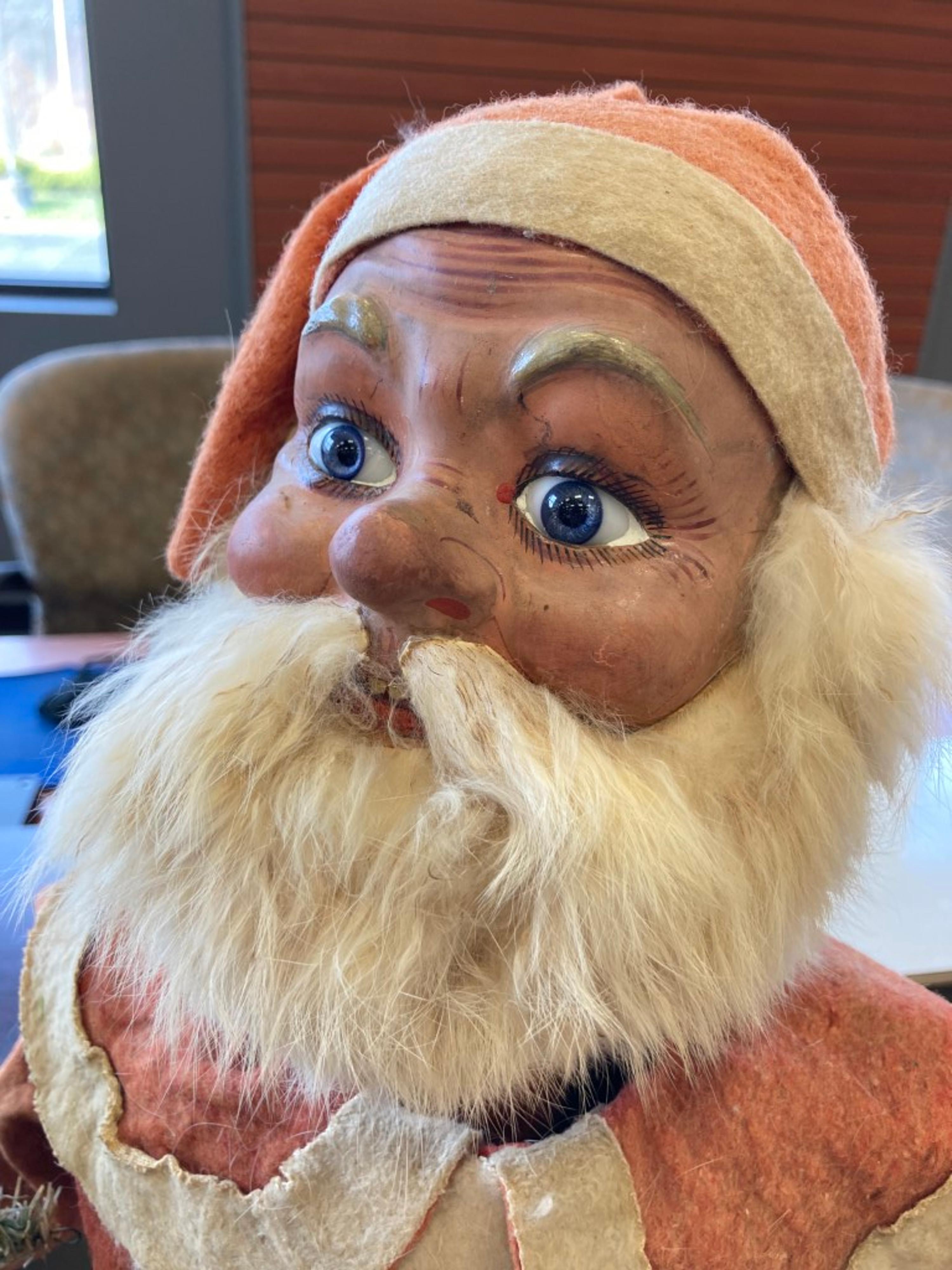 A Wind-Up Santa Claus Nodder