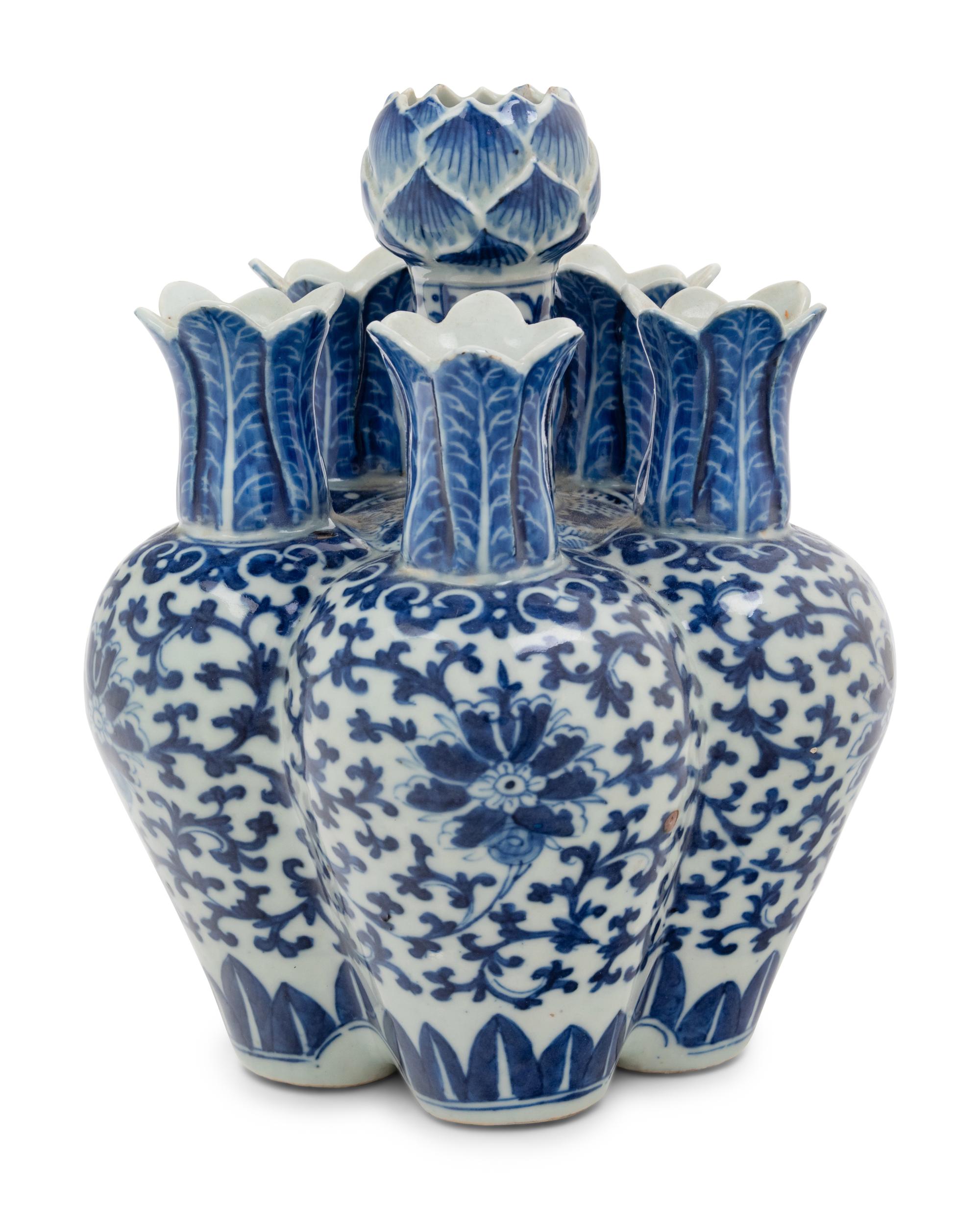 A Export Blue and White Porcelain Tulip Vase
