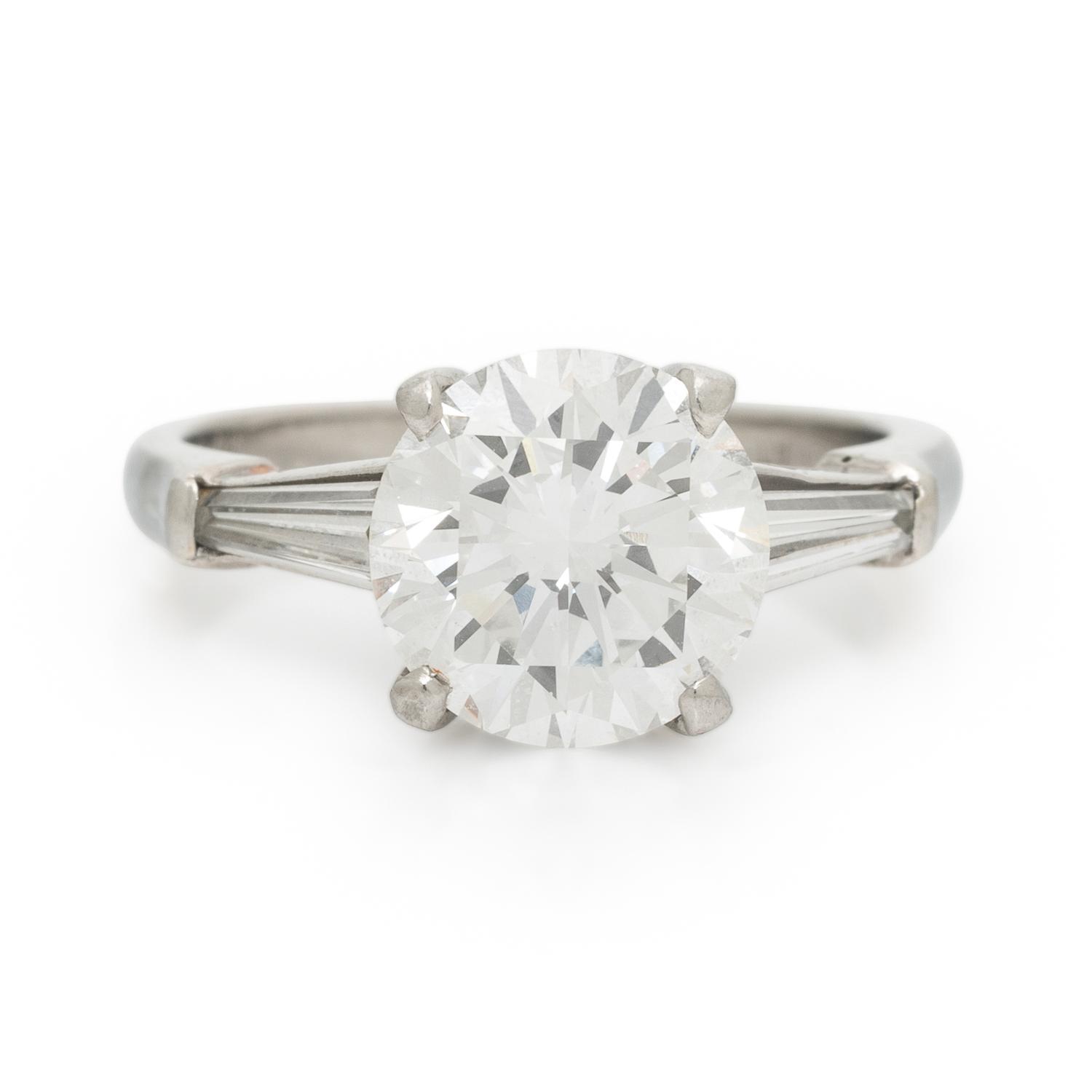 CARTIER, DIAMOND AND PLATINUM RING