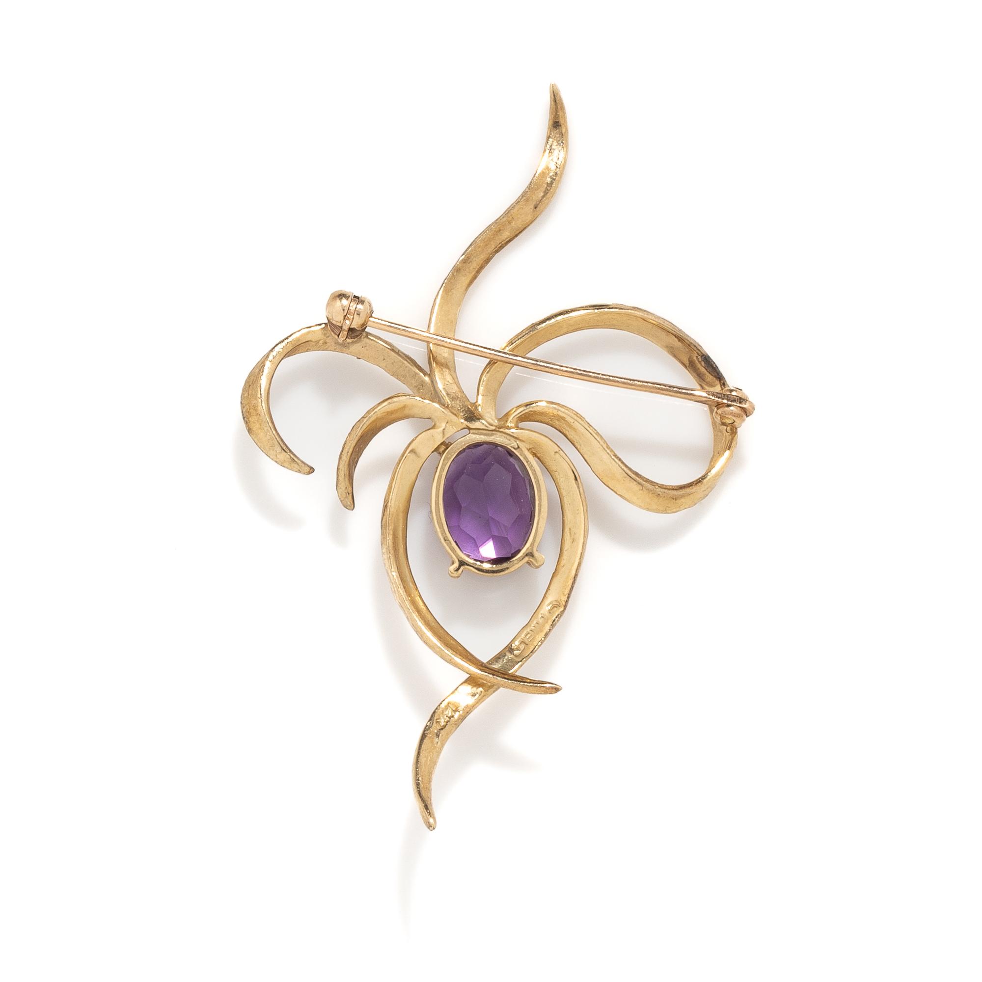 AMETHYST AND YELLOW GOLD BROOCH