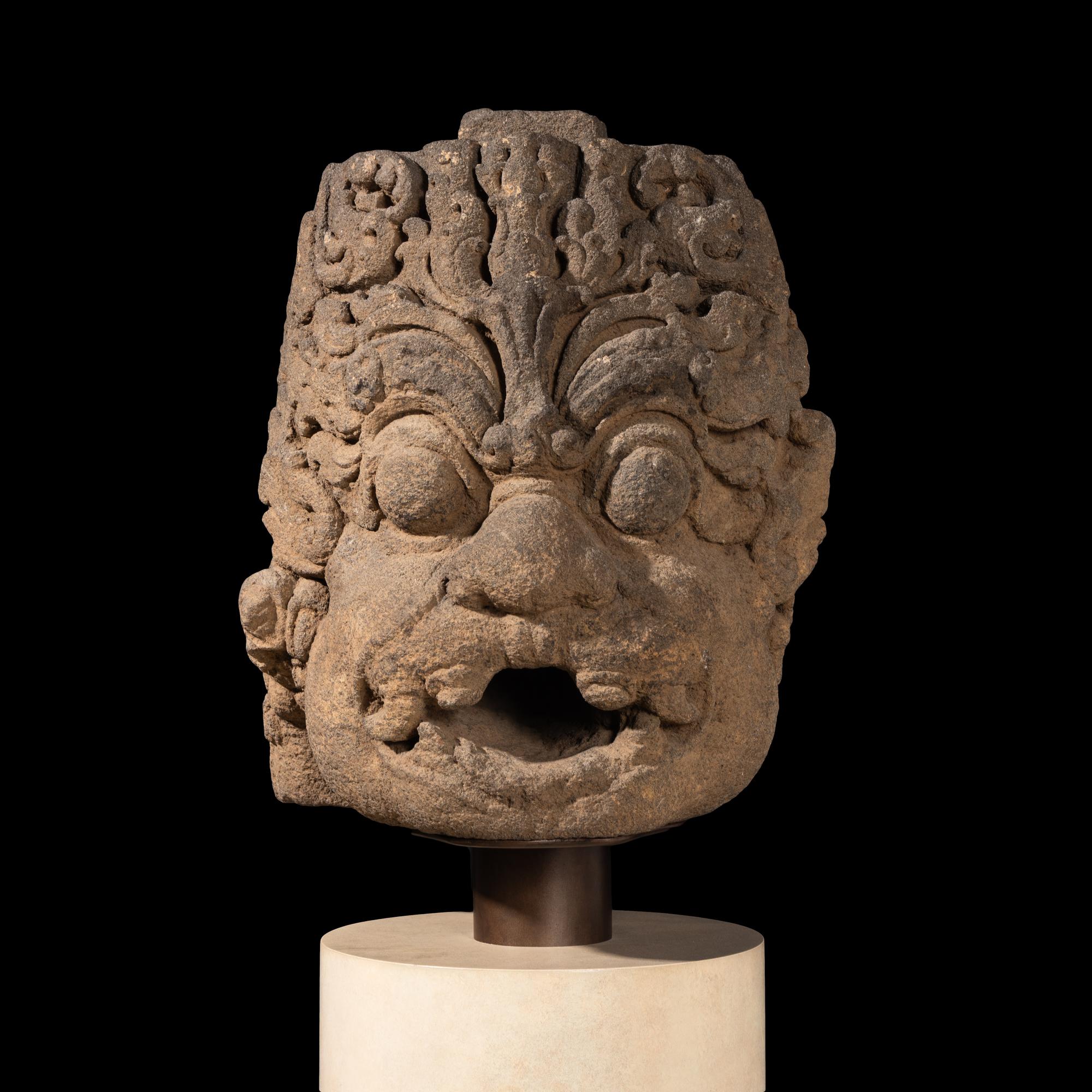 A Large Javanese Sandstone Andesite Lion Head, Simha, Indonesia, Central Java, 9th Century — 九世紀爪窪 巨型砂岩獸首