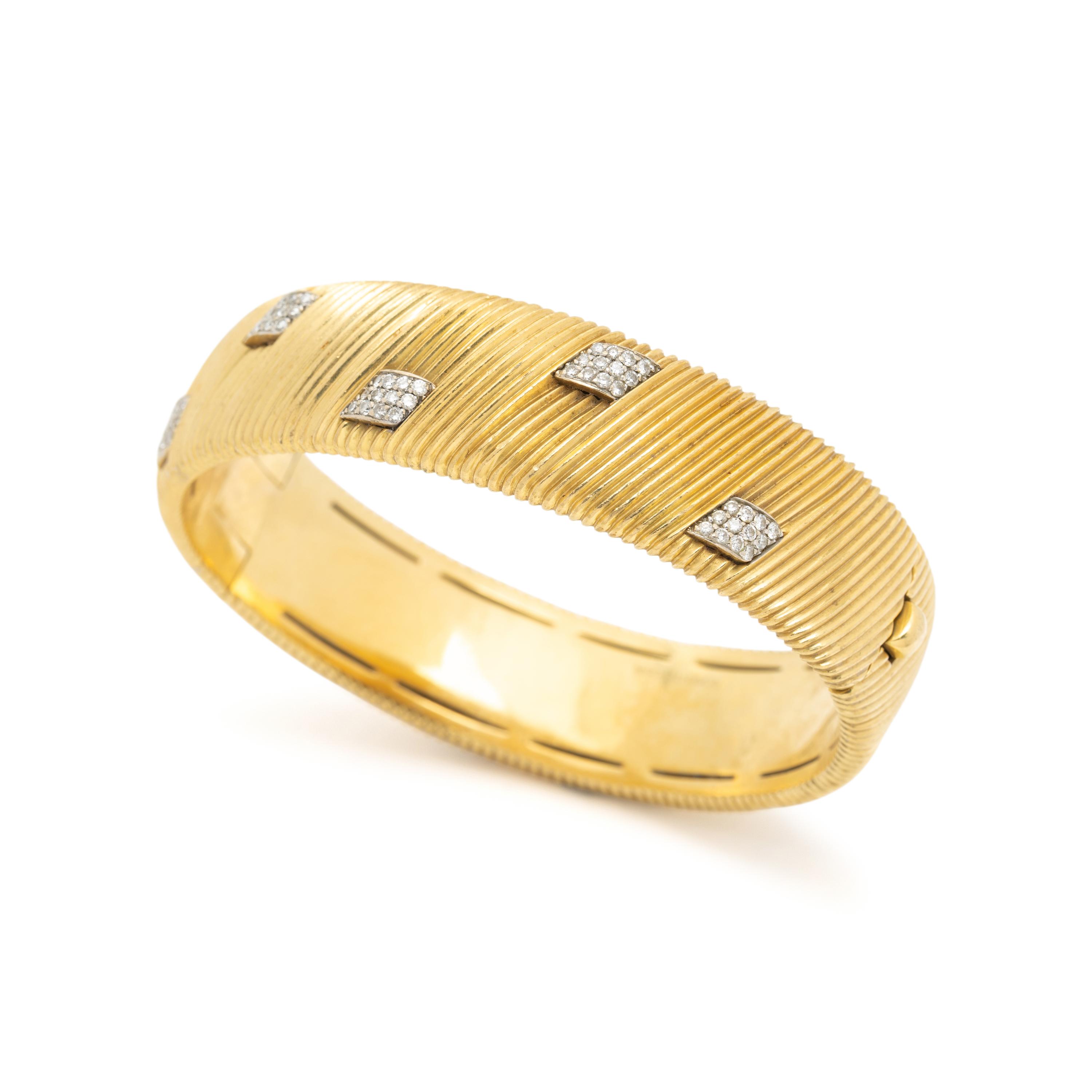 ROBERTO COIN, BICOLOR GOLD AND DIAMOND BANGLE BRACELET