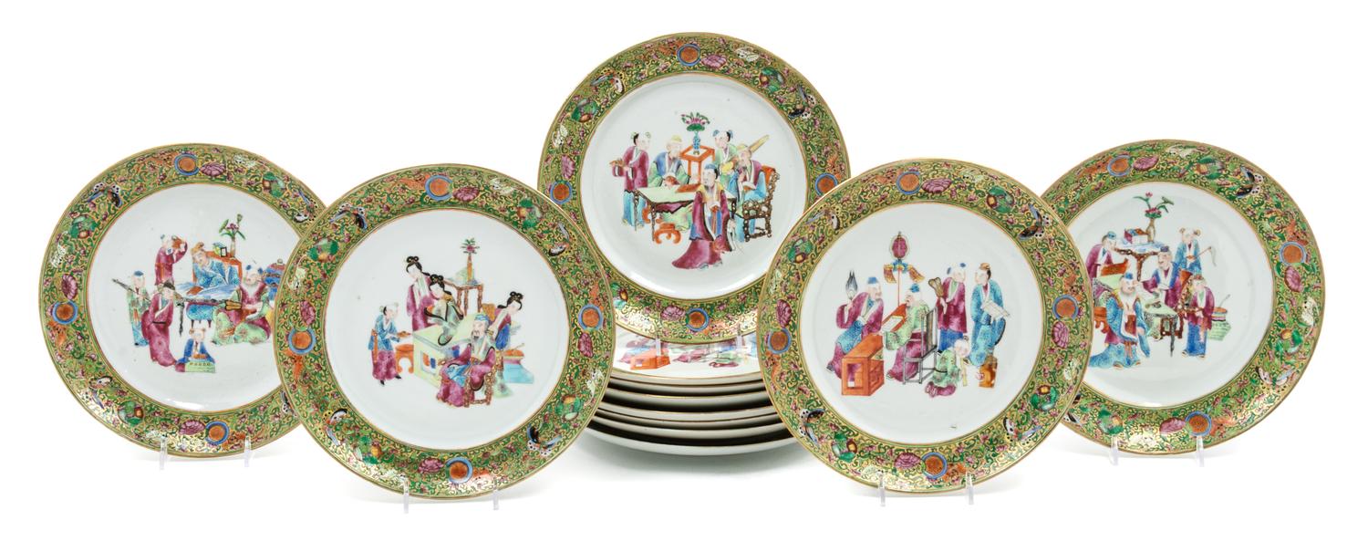 A Set of Twelve Chinese Export Porcelain Plates Diameter 10 inches. — 19TH CENTURY