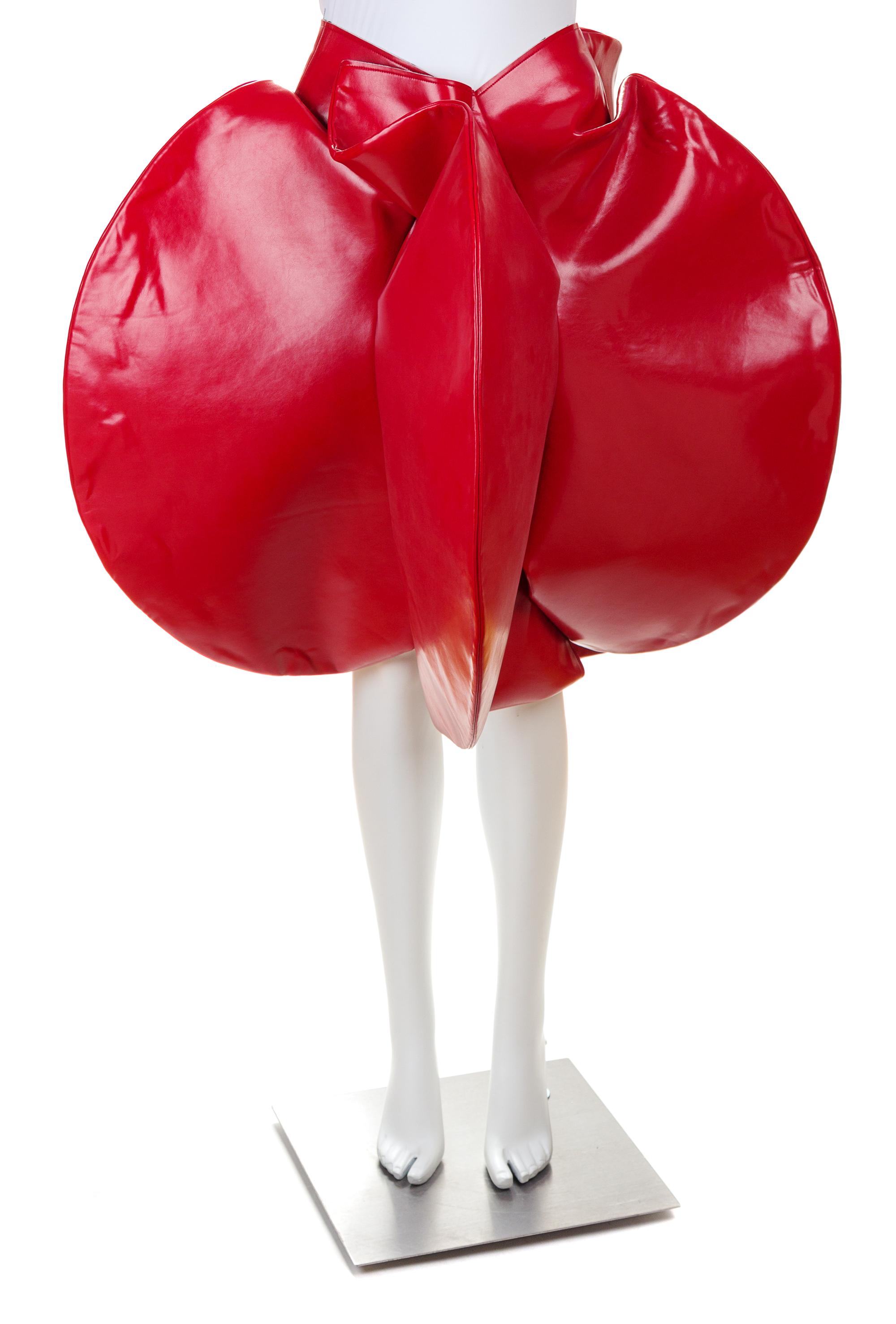 A Juyna Wantanabe Red Vinyl Skirt, Size S.