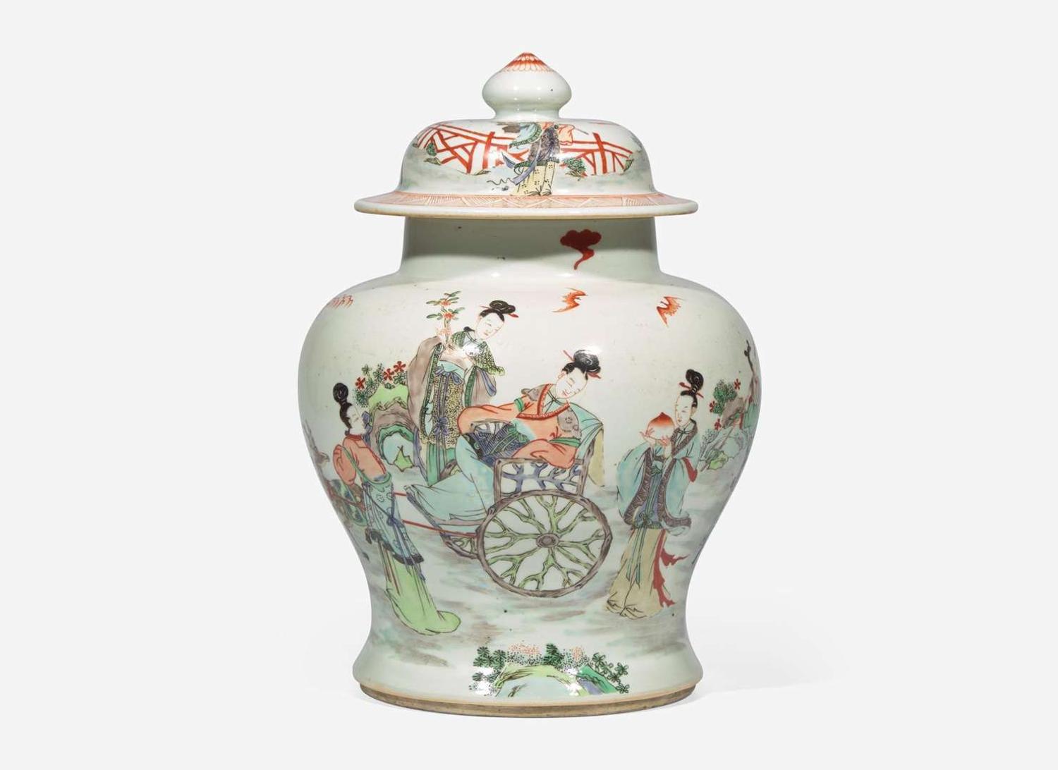 A Chinese famille verte-decorated jar and cover 硬彩蓋罐