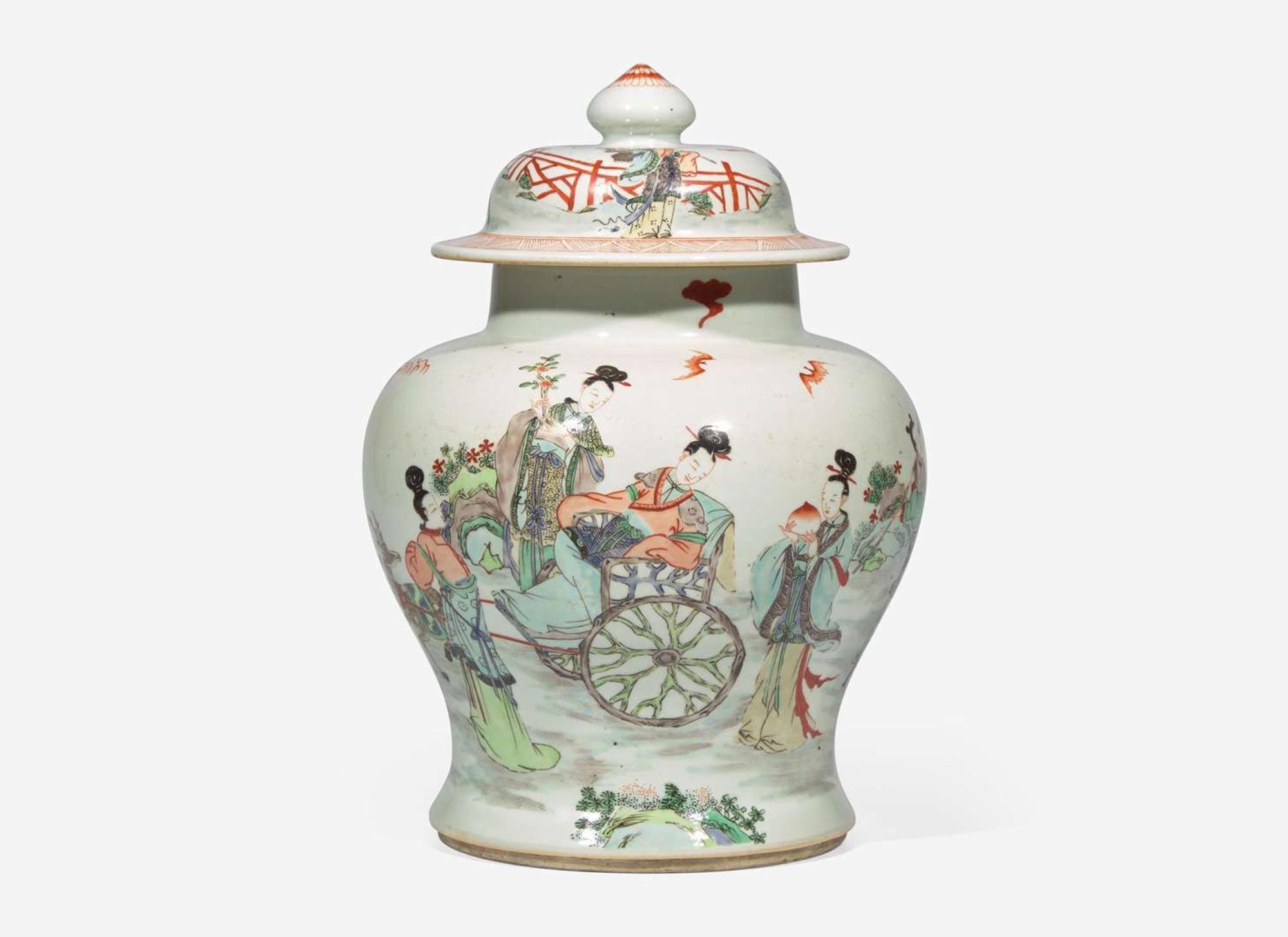 A Chinese famille verte-decorated jar and cover 硬彩蓋罐