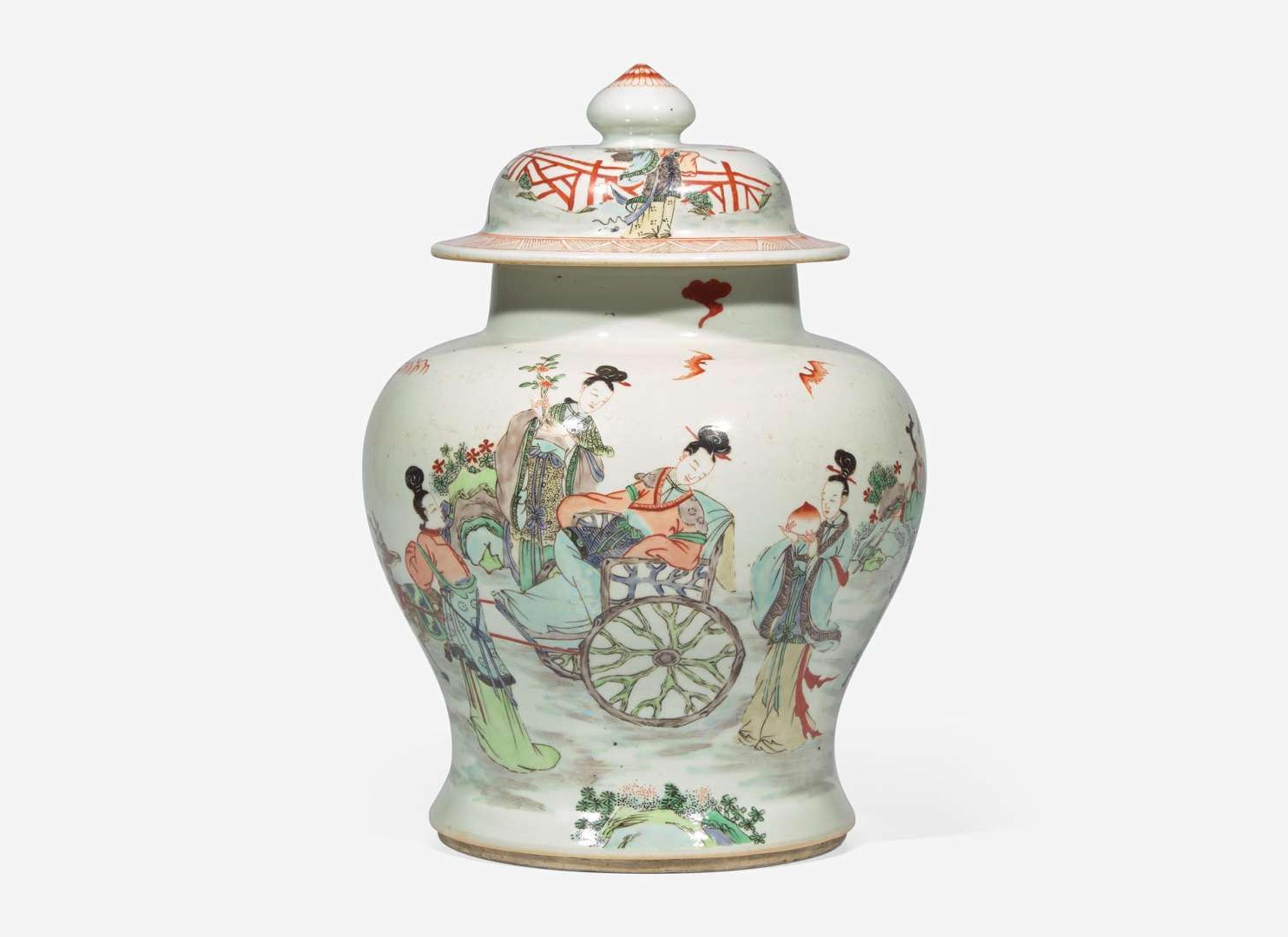 A Chinese famille verte-decorated jar and cover 硬彩蓋罐