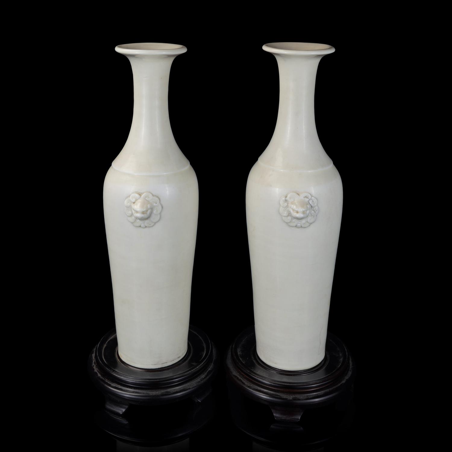 A Pair of Chinese Blanc de Chine Porcelain Vases 德化白瓷鋪首耳瓶一對
