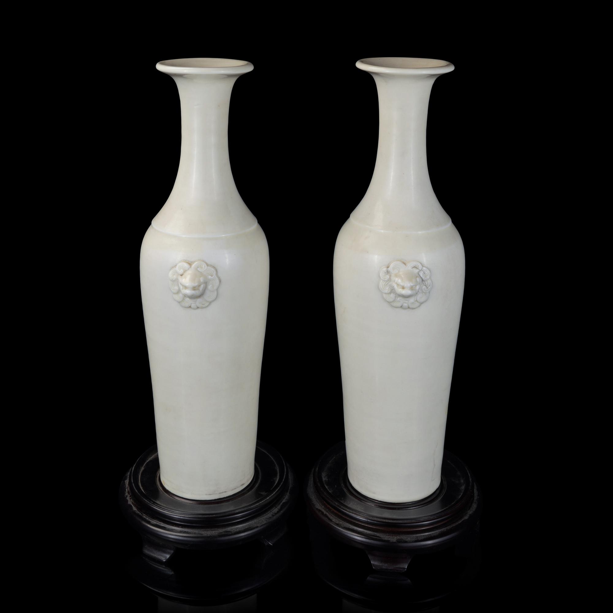 A Pair of Chinese Blanc de Chine Porcelain Vases 德化白瓷鋪首耳瓶一對